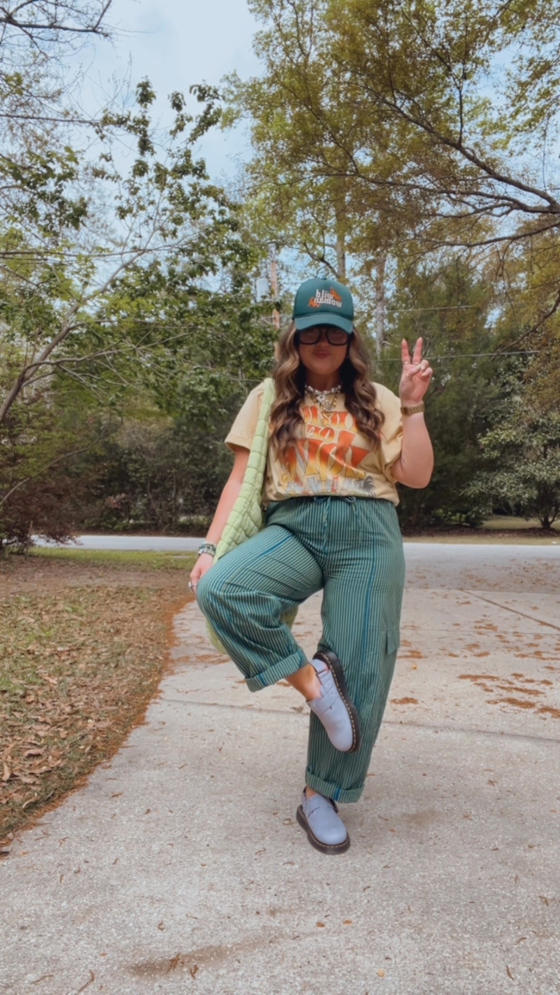 Front tucks hate to see me coming ✌🏼 

#LTKMidsize #LTKPetite #LTKStyleTip