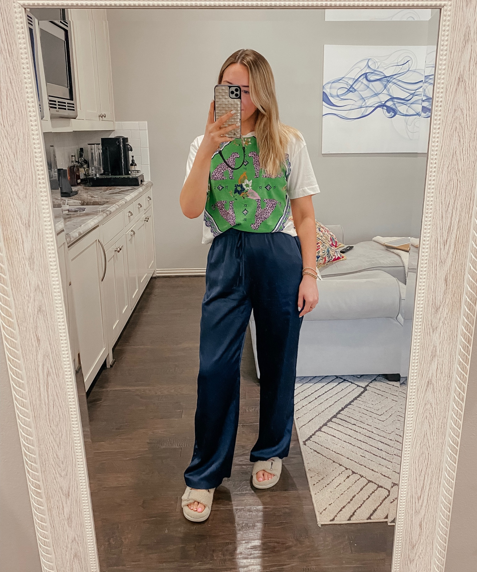 Work from home OOTD

Anthropologie, WFH, satin pants, wide leg pants, abercrombie 

#LTKstyletip #LTKFind #LTKworkwear