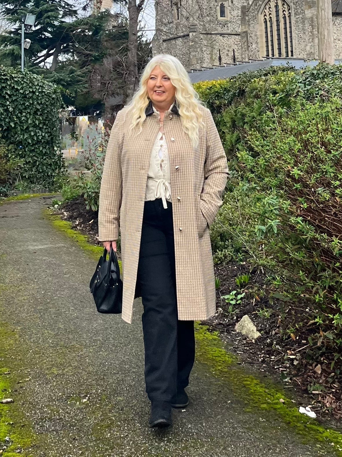 Checked collared car coat 
Marks & Spencer 

#LTKeurope #LTKuk #LTKspring