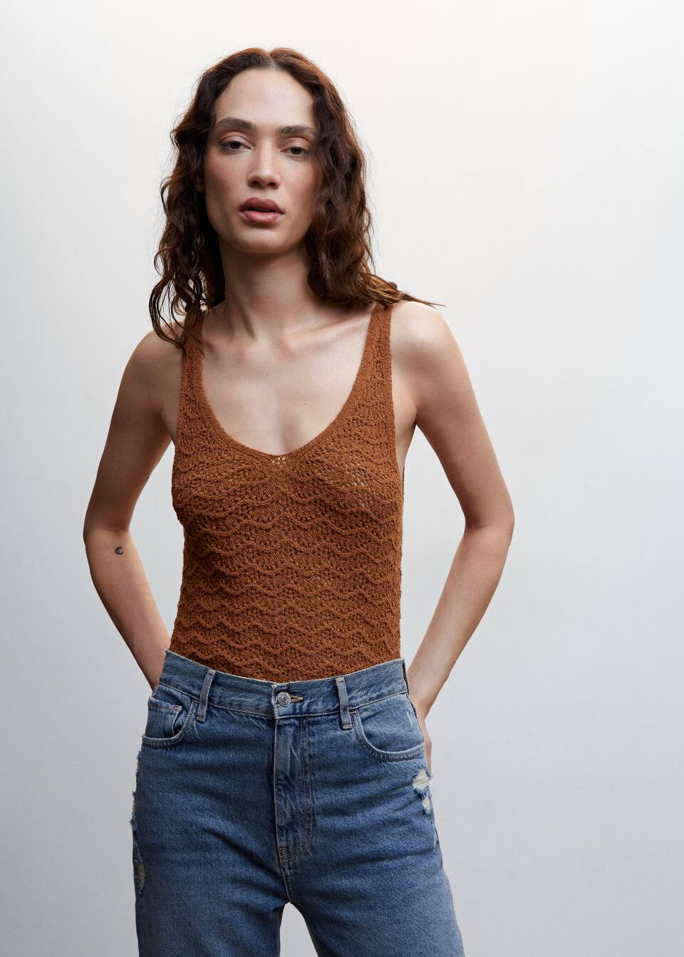 Top maglia dettagli traforati -  Donna | Mango Italia | Mango IT