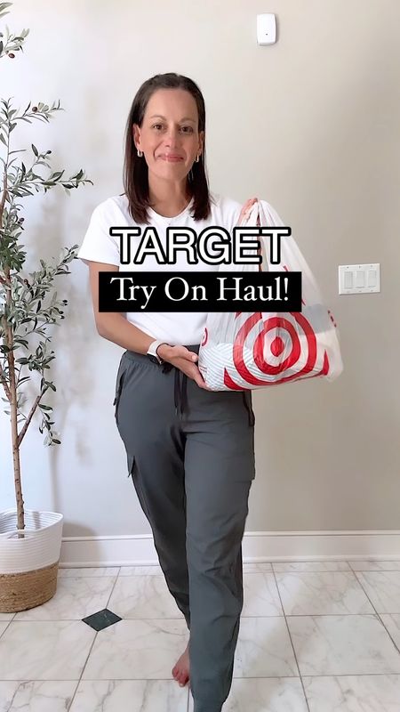 Target try on haul! These high waisted wide leg pants are so good! They run true to size to a tad small. Button down runs big, tank runs small.




#LTKover40 #LTKfindsunder50 #LTKstyletip