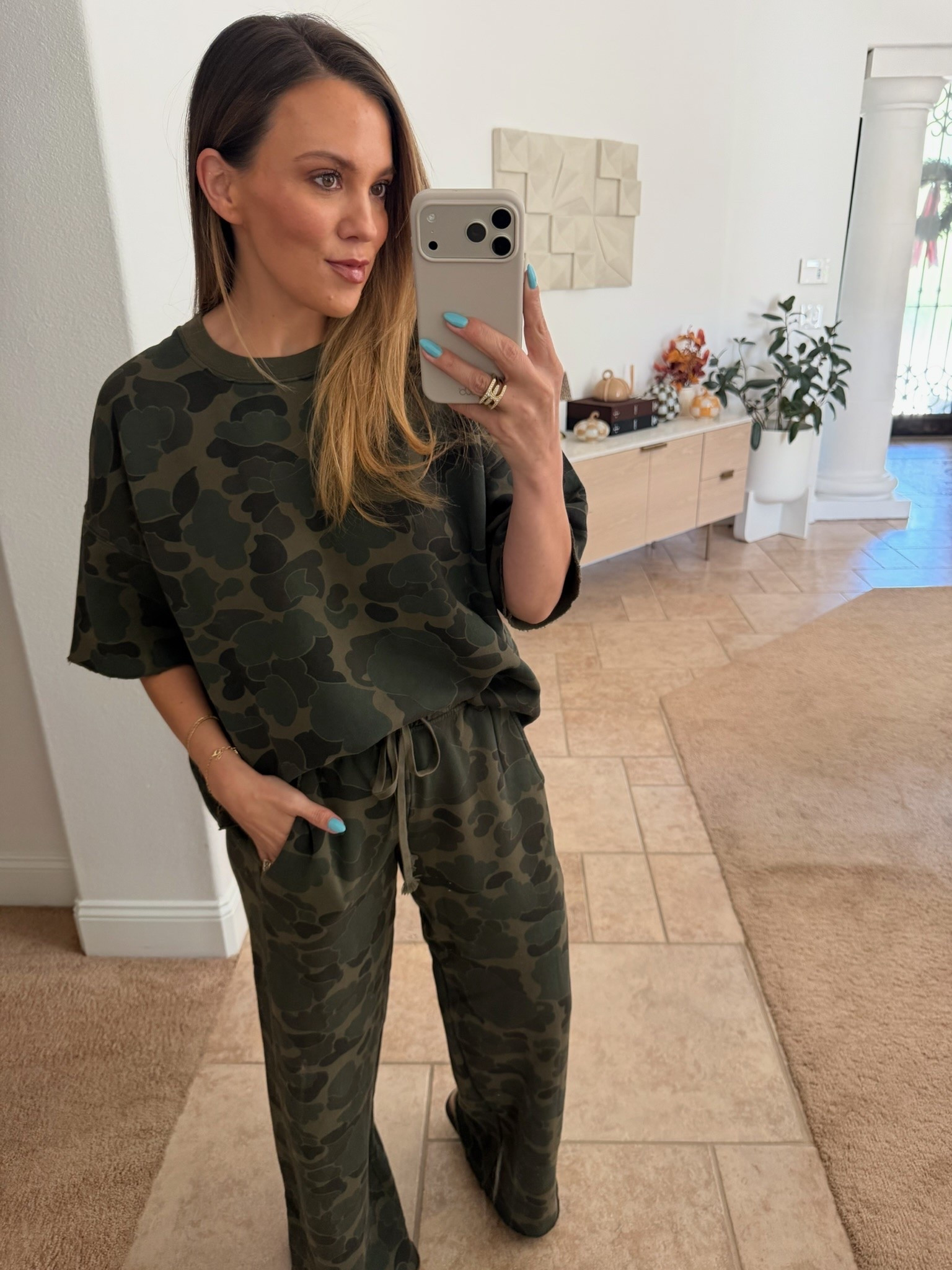 Highly recommend adding this to your fall outfit rotation STAT!! 

Tops: size medium 
Bottoms: size medium 
Height: 5’6”
Weight: 140 pounds

#LTKgrwm #LTKdayinmylife #LTKootd