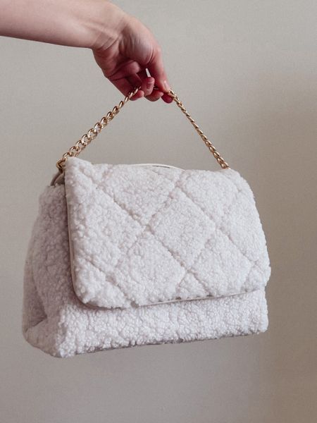 White Sherpa crossbody handbag from Target! Super trendy and affordable!

#LTKitbag #LTKunder50 #LTKstyletip