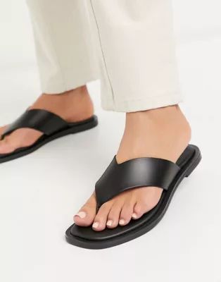 New Look leather toe thong flat sandal in black | ASOS (Global)