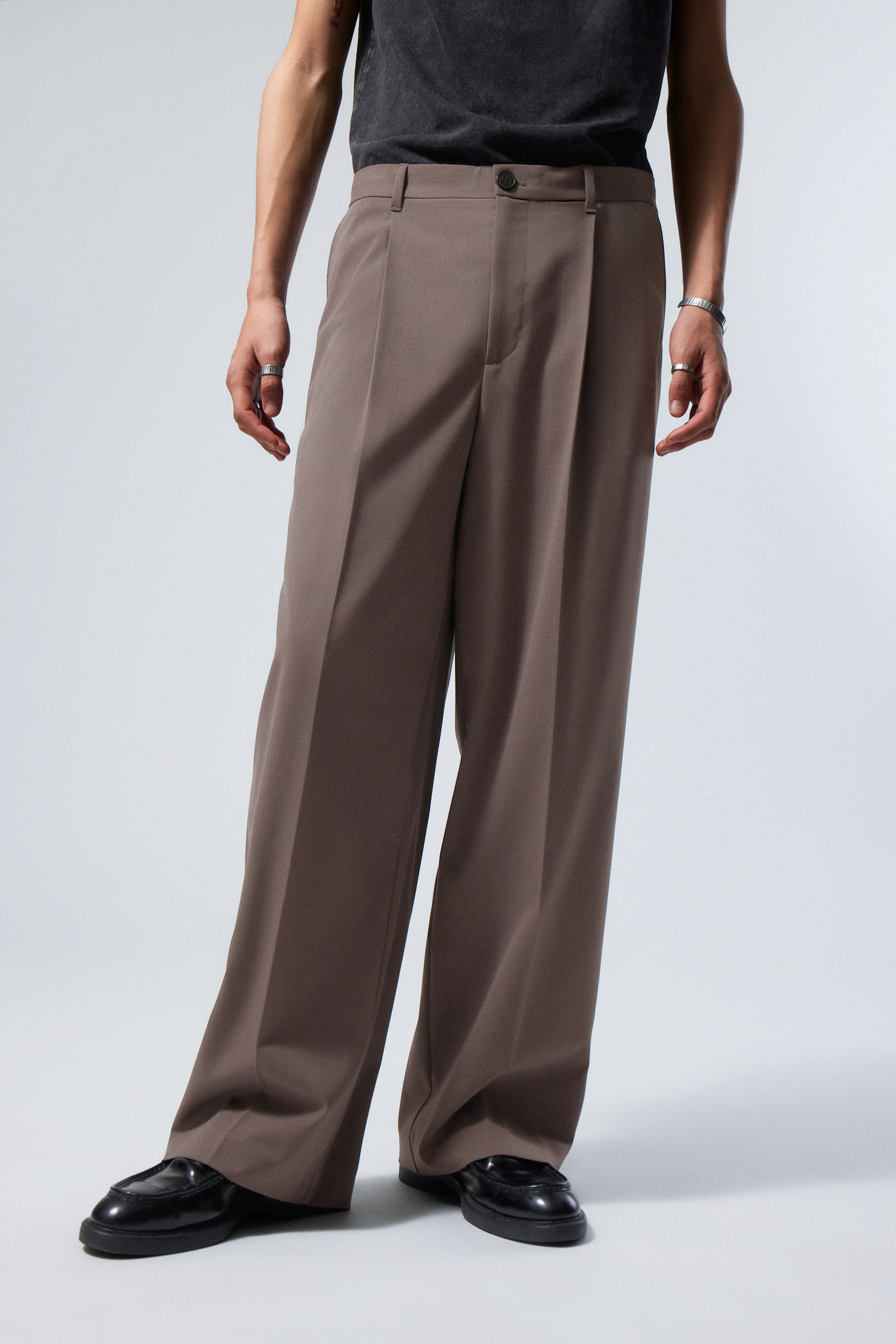 Uno Loose Suit Trousers | Weekday