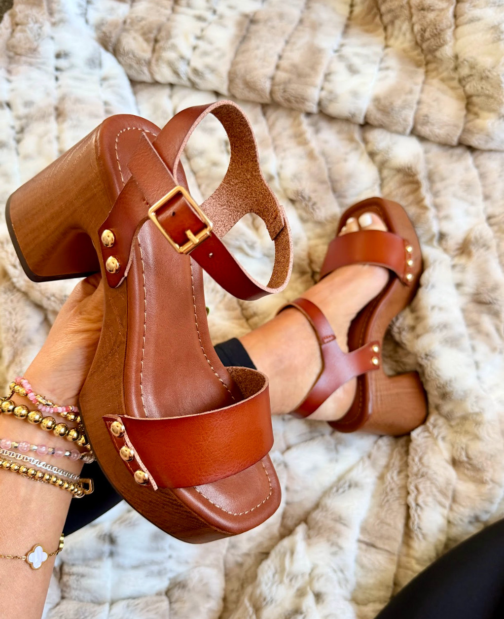 Stylish and comfy chunky sandals for every day! Sizing: TTS 

 #LTKSeasonal #LTKOver40 #LTKSaleAlert