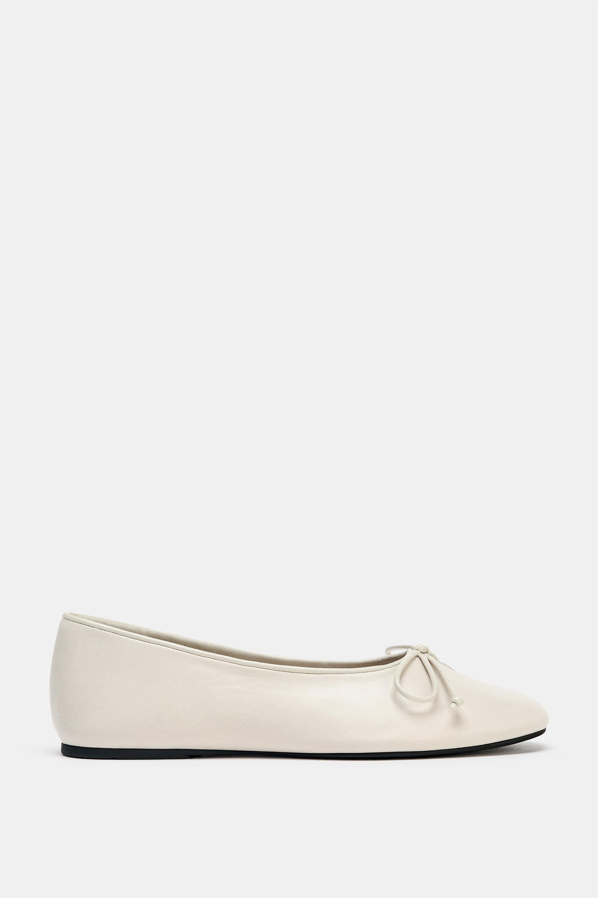SOFT LEATHER BALLET FLATS WITH BOW$ 79.90Off White | 1510/610/002Add to cartAddSoft leather-effec... | Zara US