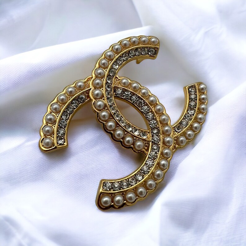 Classic CC Vintage Brooch, Gift for Her - Etsy | Etsy (US)