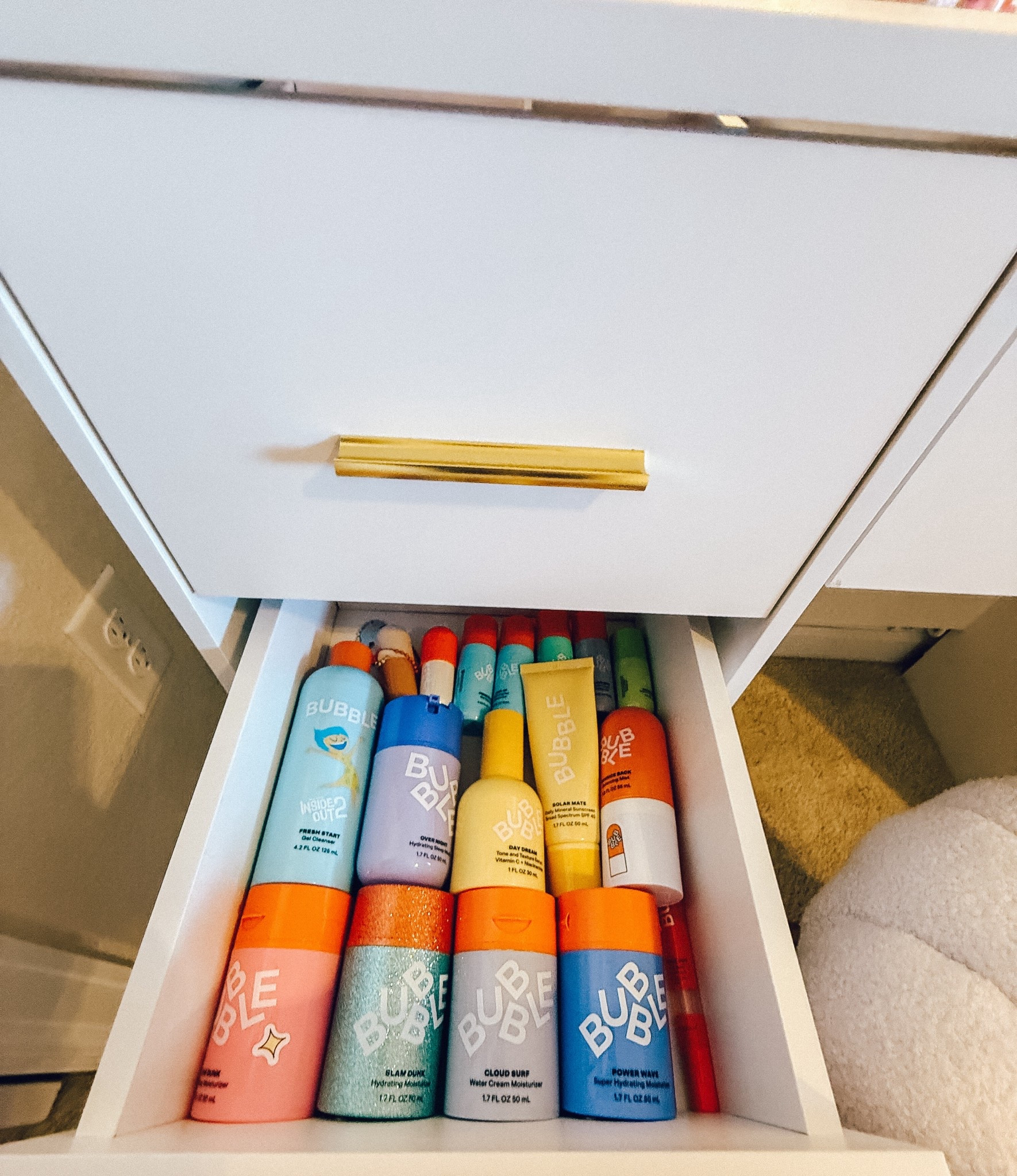 #vanity #lightupvanity #teenbedroom #tweenbedroom #teenmakeup #teenskincare #preppybedroom #preppyteengirlroom #wayfair #drunkelephant #glowrecipe #soldejaneiro #laneige #byoma #bubbleskincare #fentebeauty #benefitcosmetics #treehut #elf #touchland #teengirlvanity

#LTKBeauty #LTKHome #LTKKids