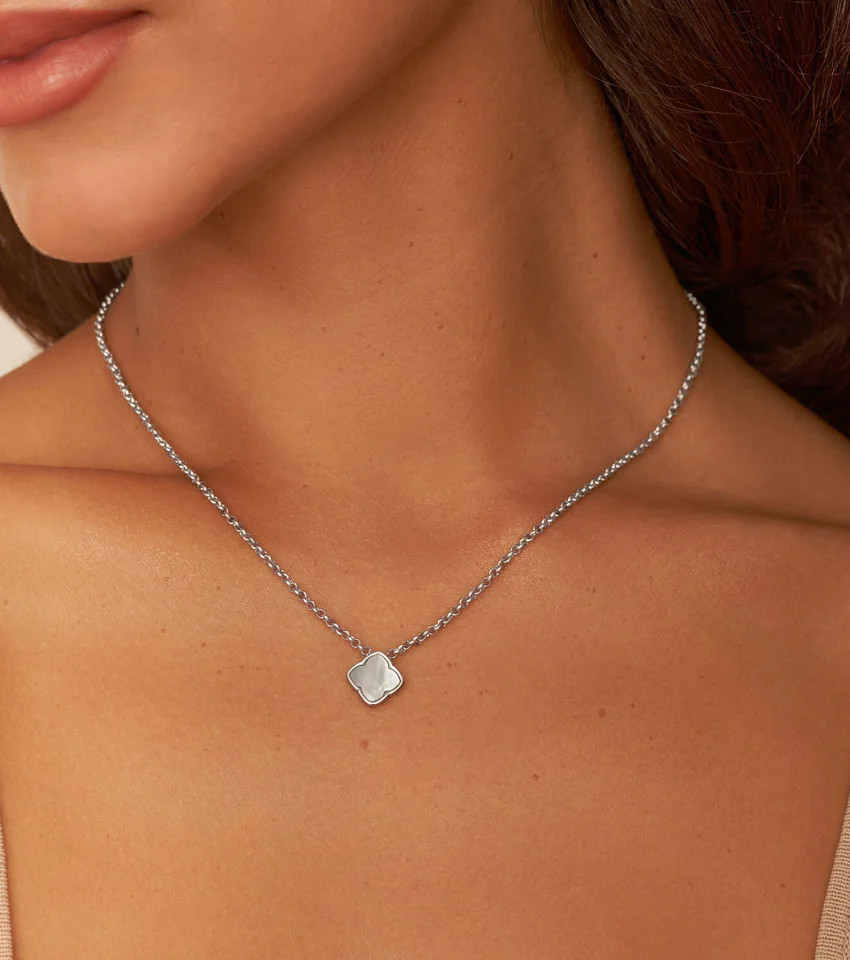 Pearl Clover Necklace (Silver) | Abbott Lyon