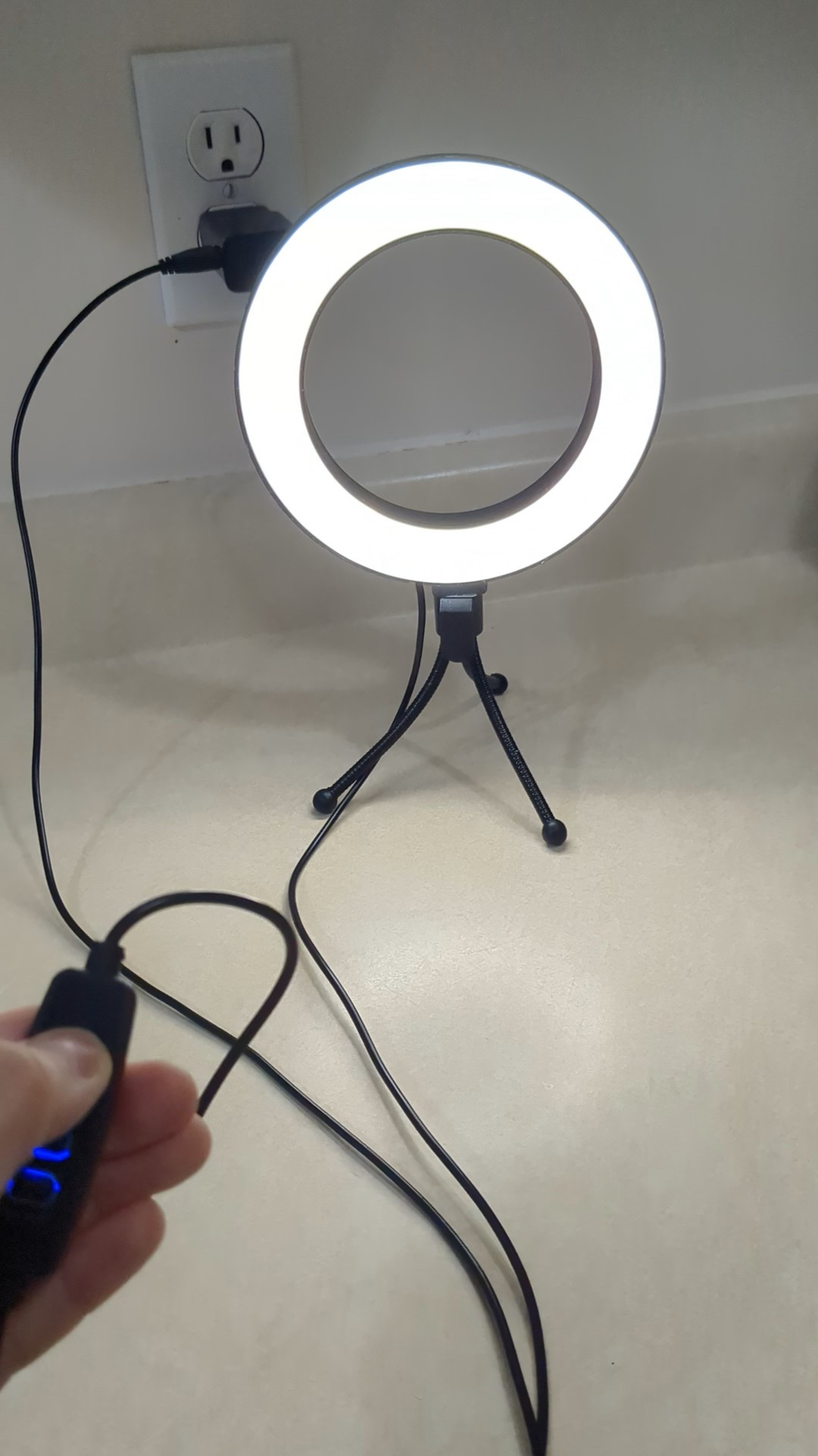 Ring Light, Vlogging Light, Make Up Light, Portable Ring Light, USB Ring Light. Stocking Stuffer. Gift For Her. My exact one is quite old and out of stock unfortunately but I linked multiple similiar options at various price points 🥰#LTKChristmas

#LTKgiftguide #LTKbeauty