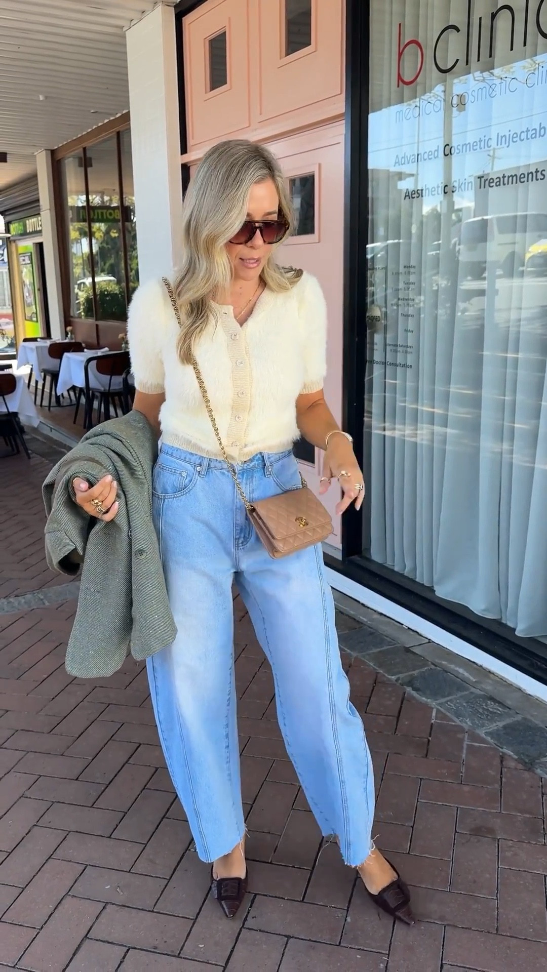 Lunch outfit 

Nyra Barrel Denim Jeans Light Blue size 10 Vrg Grl
Tess Knit Top Cream size 10
Kyra Blazer Fern size 10
Maysalebi 50 suede trimmed croc effect leather mules Brown size IT40 Manolo Blahnik
Sunnies Vella
Bag Chanel
Belt Chloe

#LTKstyletip #LTKaustralia #LTKshoes