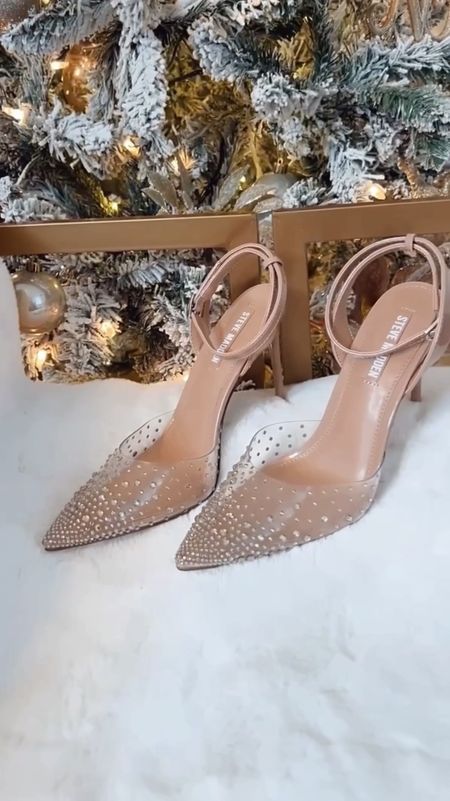 Steve Madden is having 35% off with code CYBER and these nude sequin pointed toe heels are perfect for the Holidays! 

#LTKHoliday #LTKCyberweek #LTKSeasonal