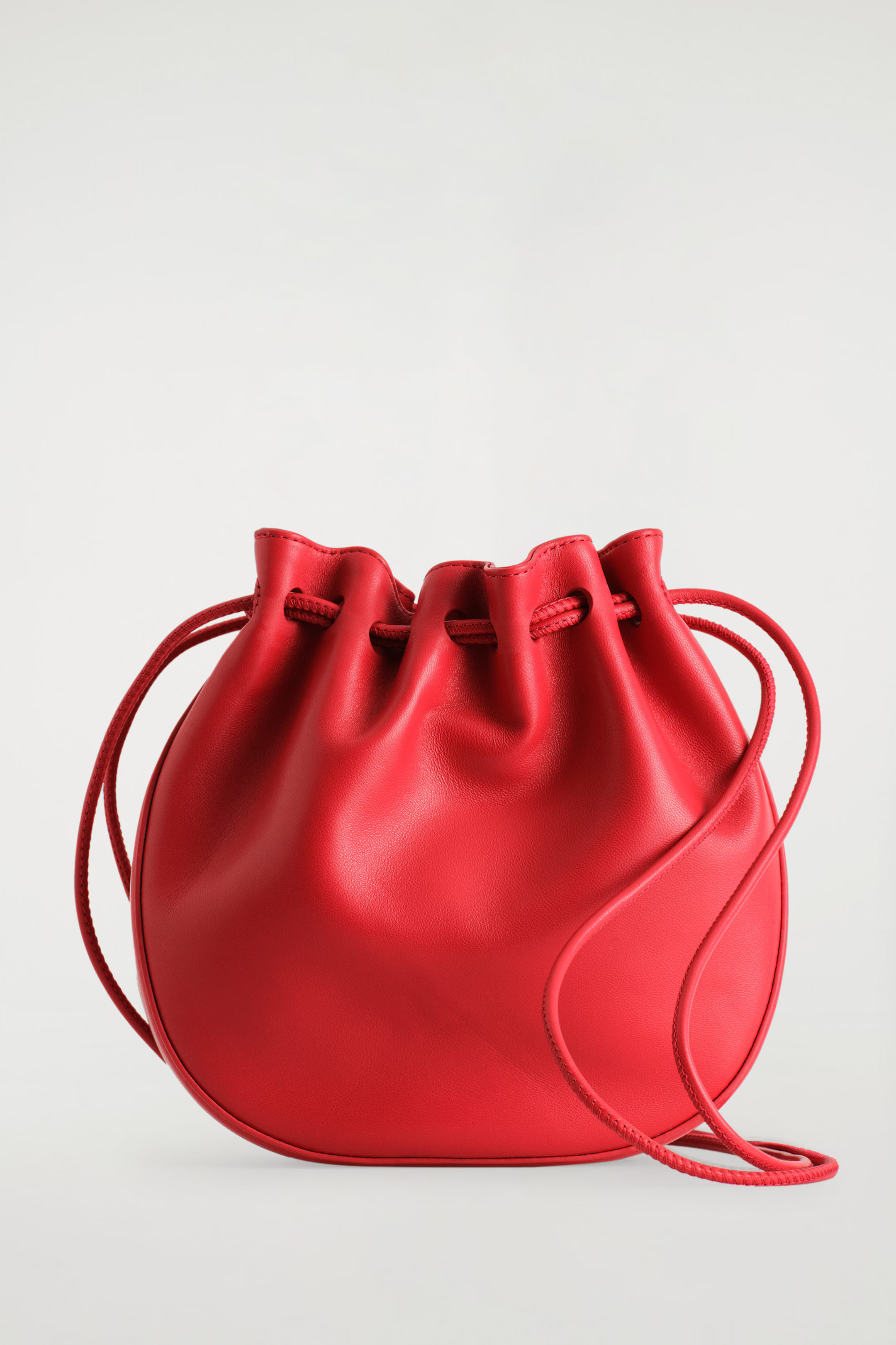 GATHERED POUCH BAG - LEATHER - RED | COS | COS (EU)