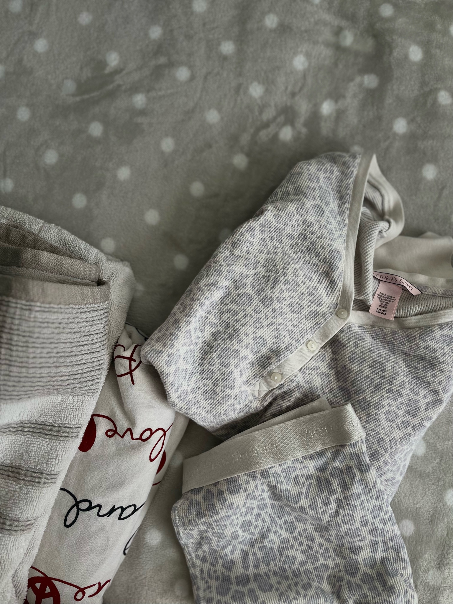 Victoria’s secret pj set🤍

#LTKSale #LTKGiftGuide #LTKunder100