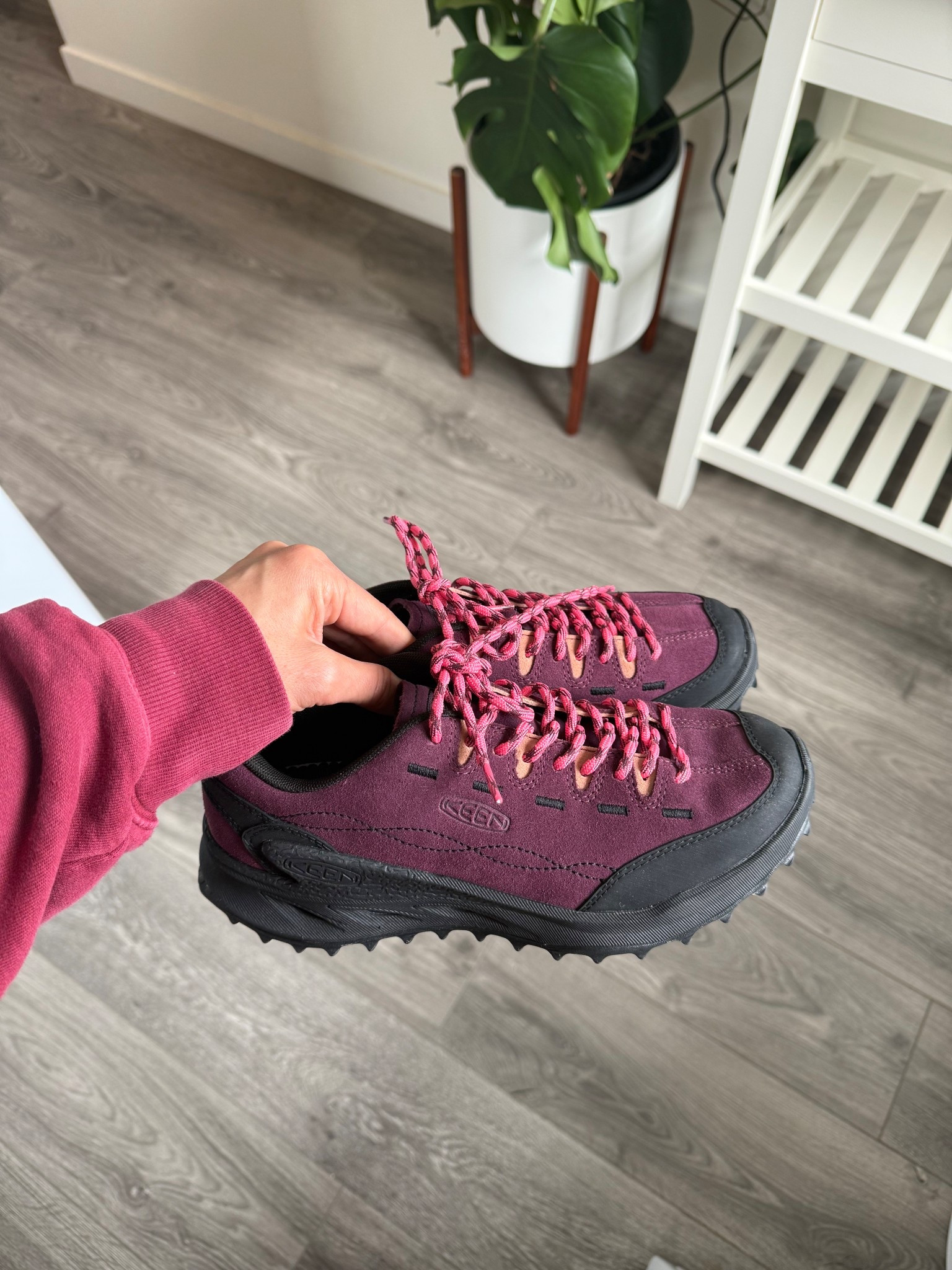 The cutest outdoorsy girl kicks💗