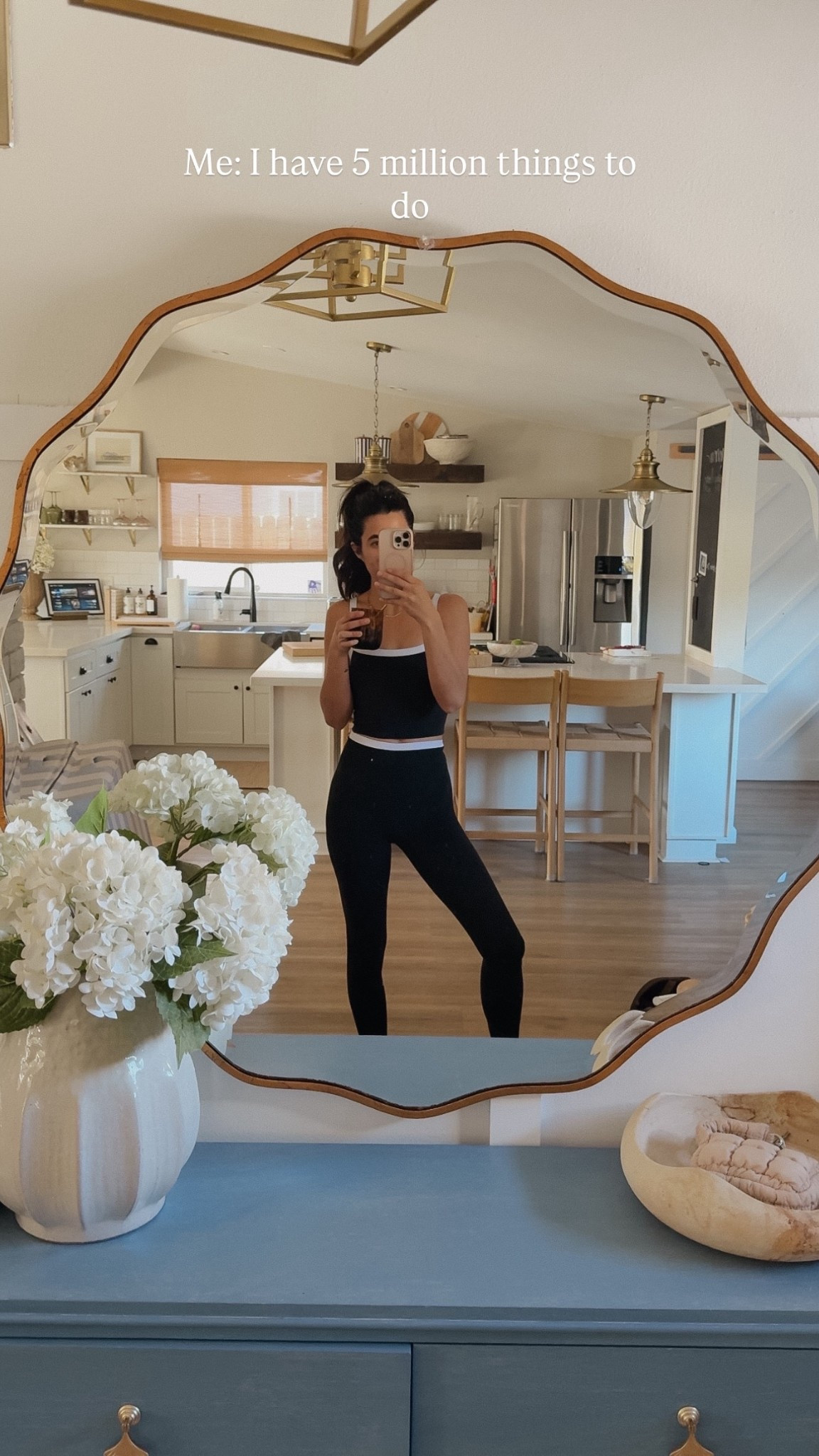 Me: I have 5 million things to do
Entryway links 