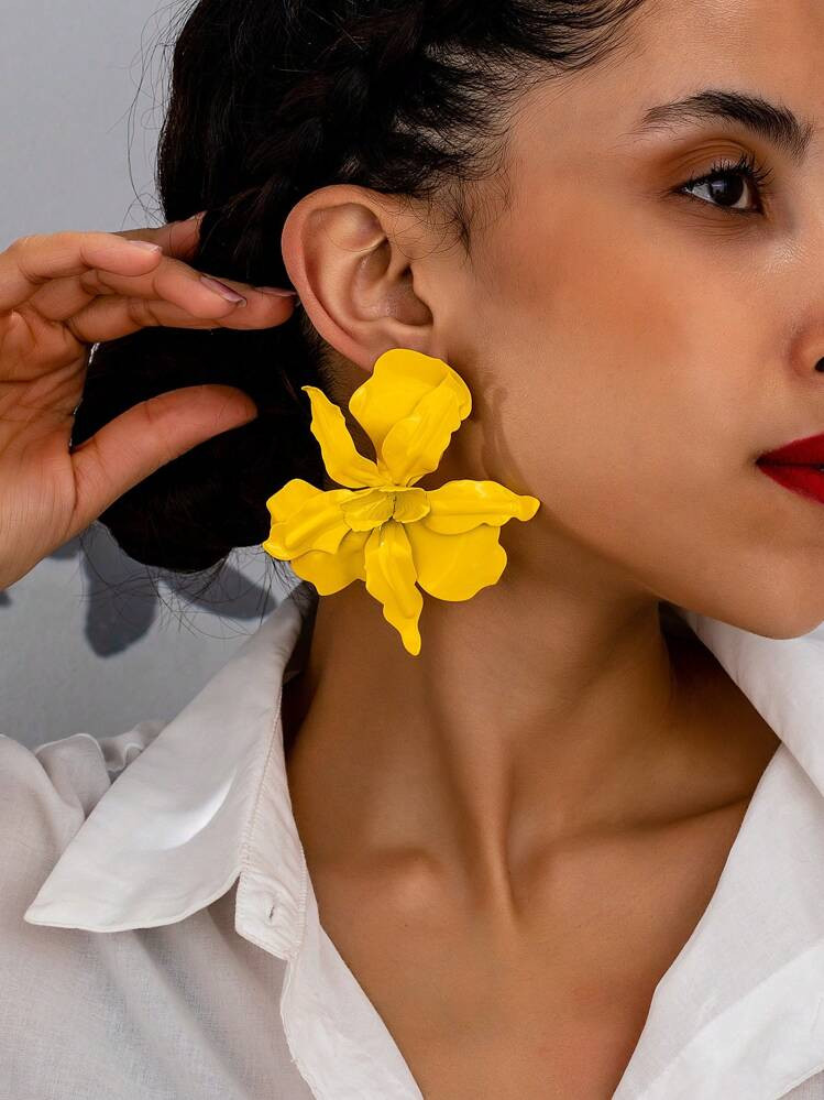 1 Pair Vacation Style Metal Flower Pendant Earrings, Suitable For Women's Daily And Party Outfits, Flower Design Is Random | SHEIN