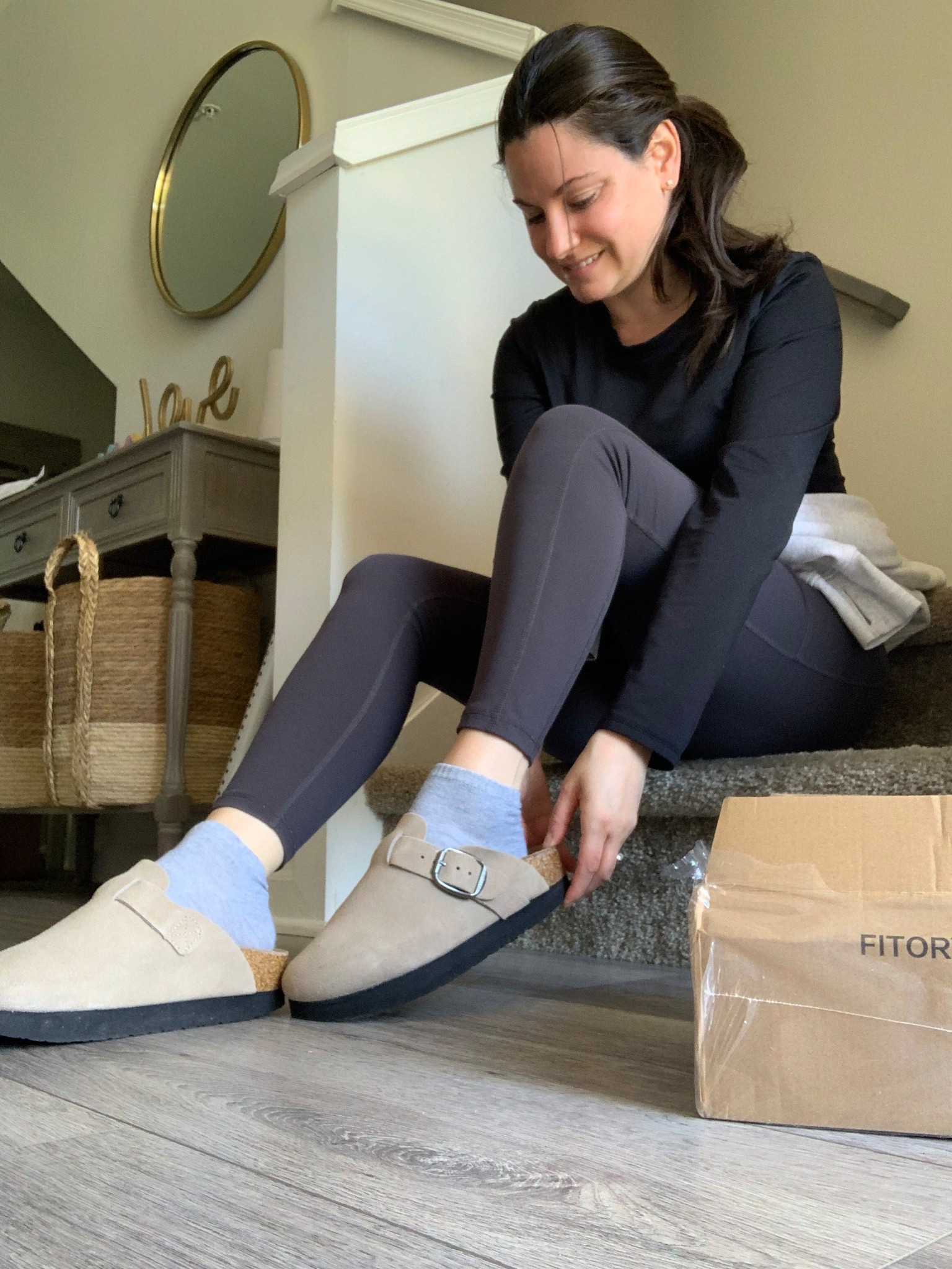 Obessed over these platform clogs from Fitory shoes.

They are the most comfortable clogs I ever owned. The arch support is no joke - a must try!

Platform Clogs “Breathe” in color Taupe from Fitory. @fitory_official #ad #sponsored #Fitoryshoes
