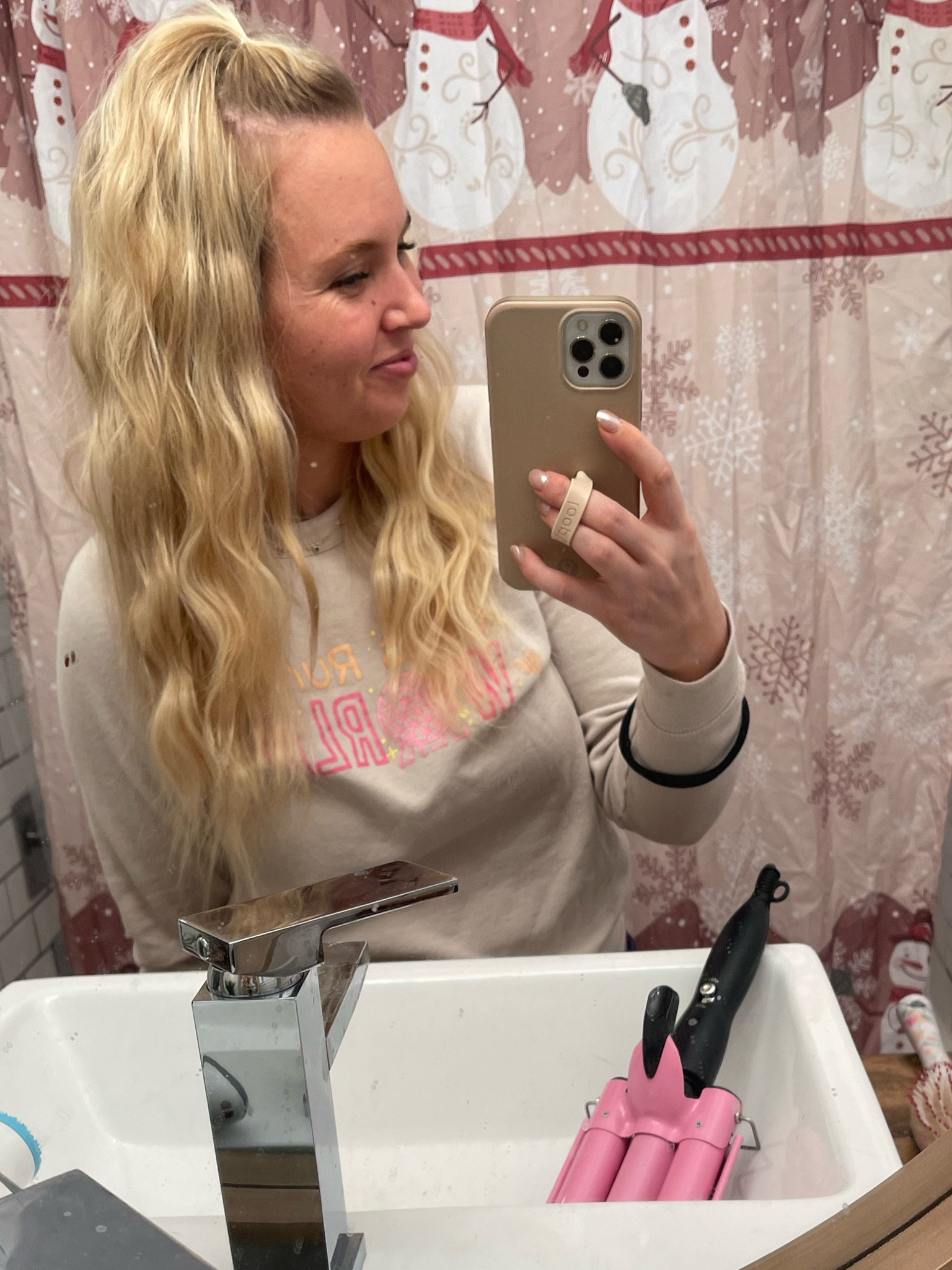 Perfect little hair crimper for a great price 

#LTKbeauty #LTKHoliday #LTKGiftGuide