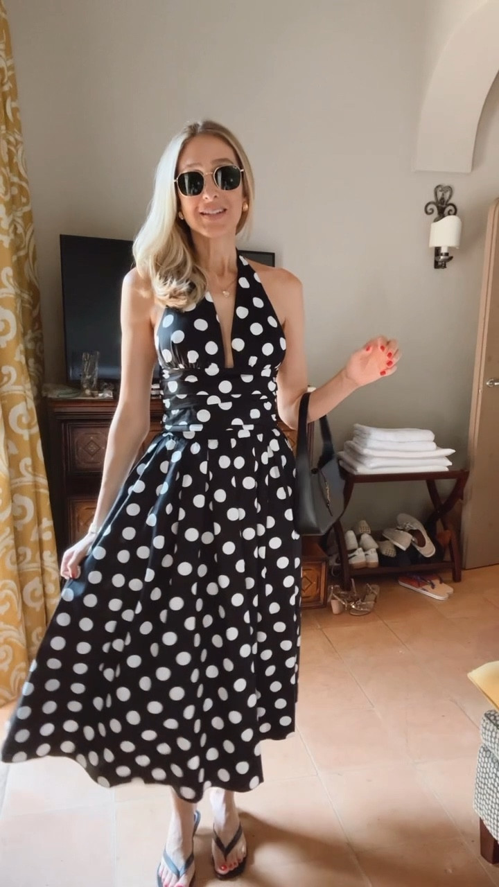 Outfit I wore in Italy last summer 
Polka dots skirt set! Loving this set so much, it has such an European vibes and I’m in love 🇮🇹 fits true to size and I’m wearing size small 







#LTKU #LTKTravel #LTKootd