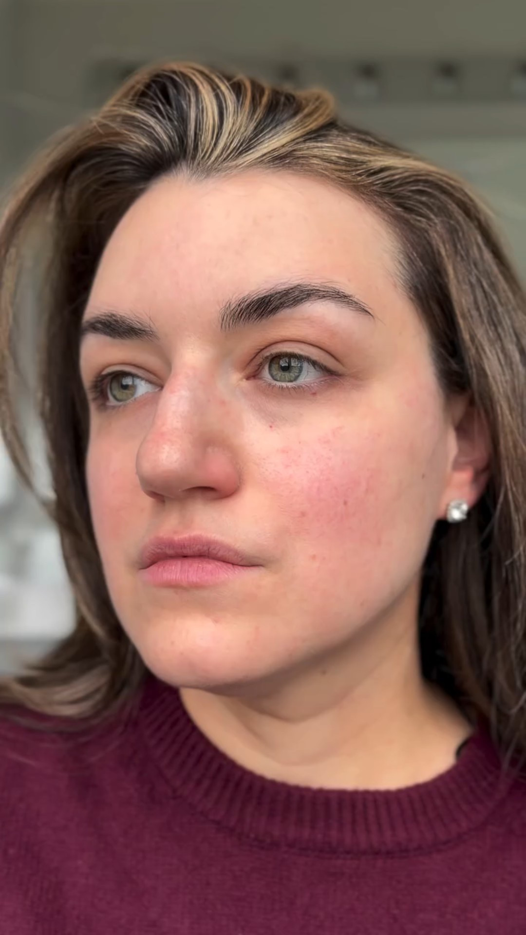 On the quest to find a concealer that will hide these tired new mom eyes and I’m going to say it — @armanibeauty Luminous Silk concealer is the best I’ve ever used. I can’t believe how well it covered my dark circles. The formula feels weightless and gives you this incredible glow. It lasts all day and doesn’t crease on my skin. Lately, I’ve been doing this two step concealer routine and I’ve noticed a drastic difference in how bright my under eyes look. Let me know if you try!
.
#giftedbyarmani #armanibeauties #LuminousSilk 
Makeup, Beauty, Motherhood, Makeup Tutorial, Concealer, Skincare Routine