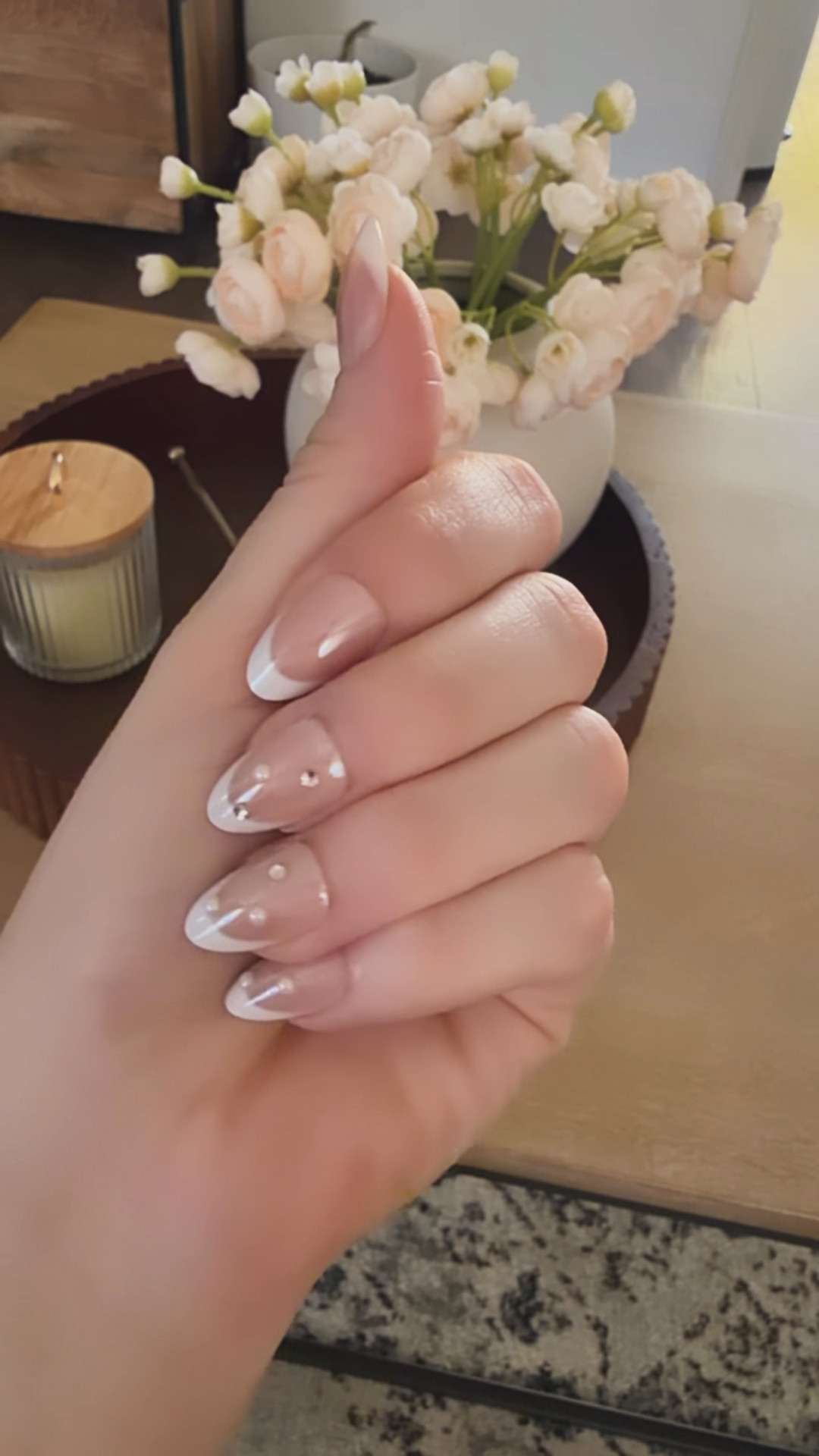 New nails for spring ⚪️

Since I can’t find a couple of hours to do my nails — because baby demands being on my hip 😂 — and I don’t like to pay to get them at the nail salon, I opted for these cute press on nails and I love them!!

#LTKOver40 #LTKBeauty #LTKmomlife