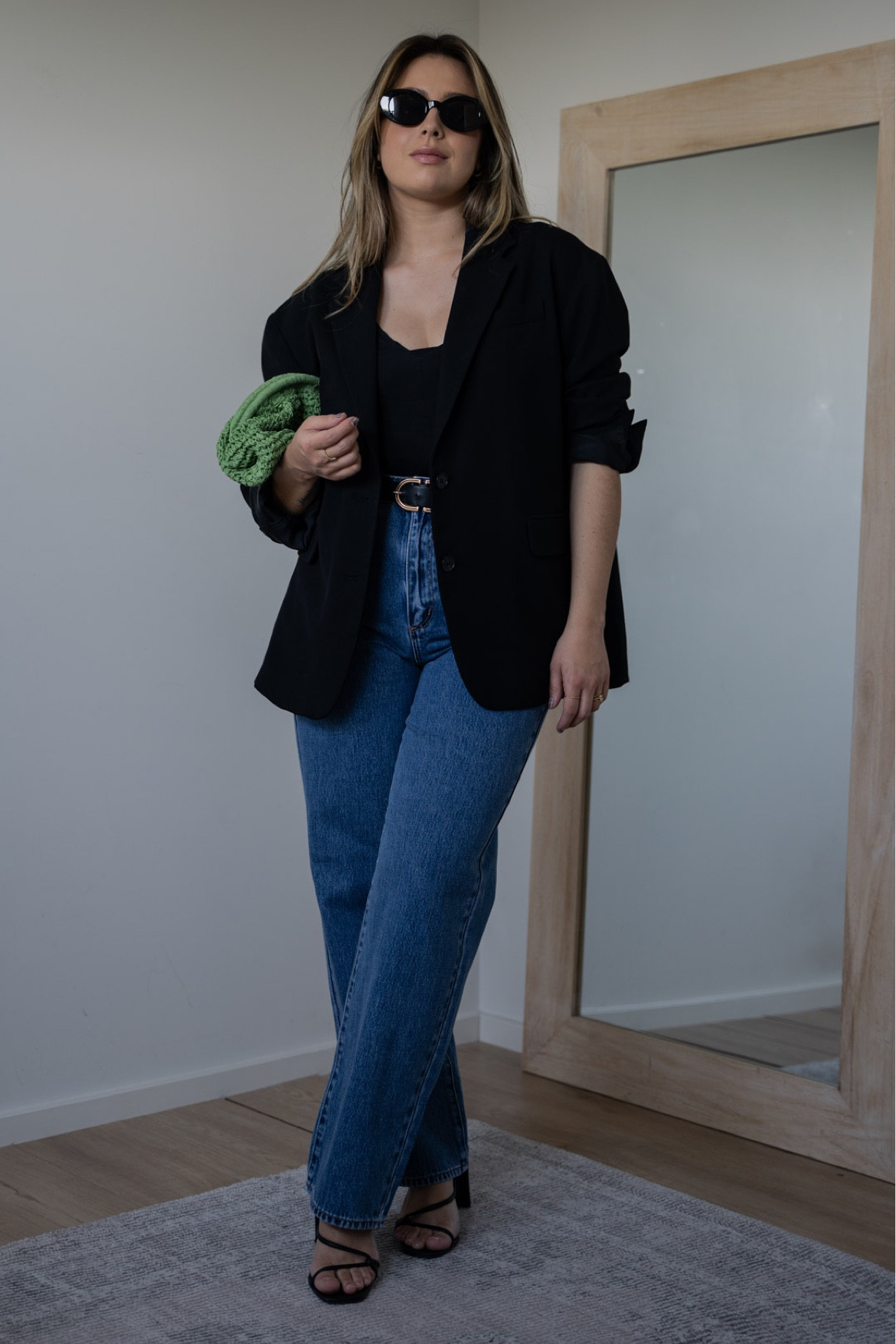 I’m wearing jeans size 28 / au 10
Clutch is old Mango 