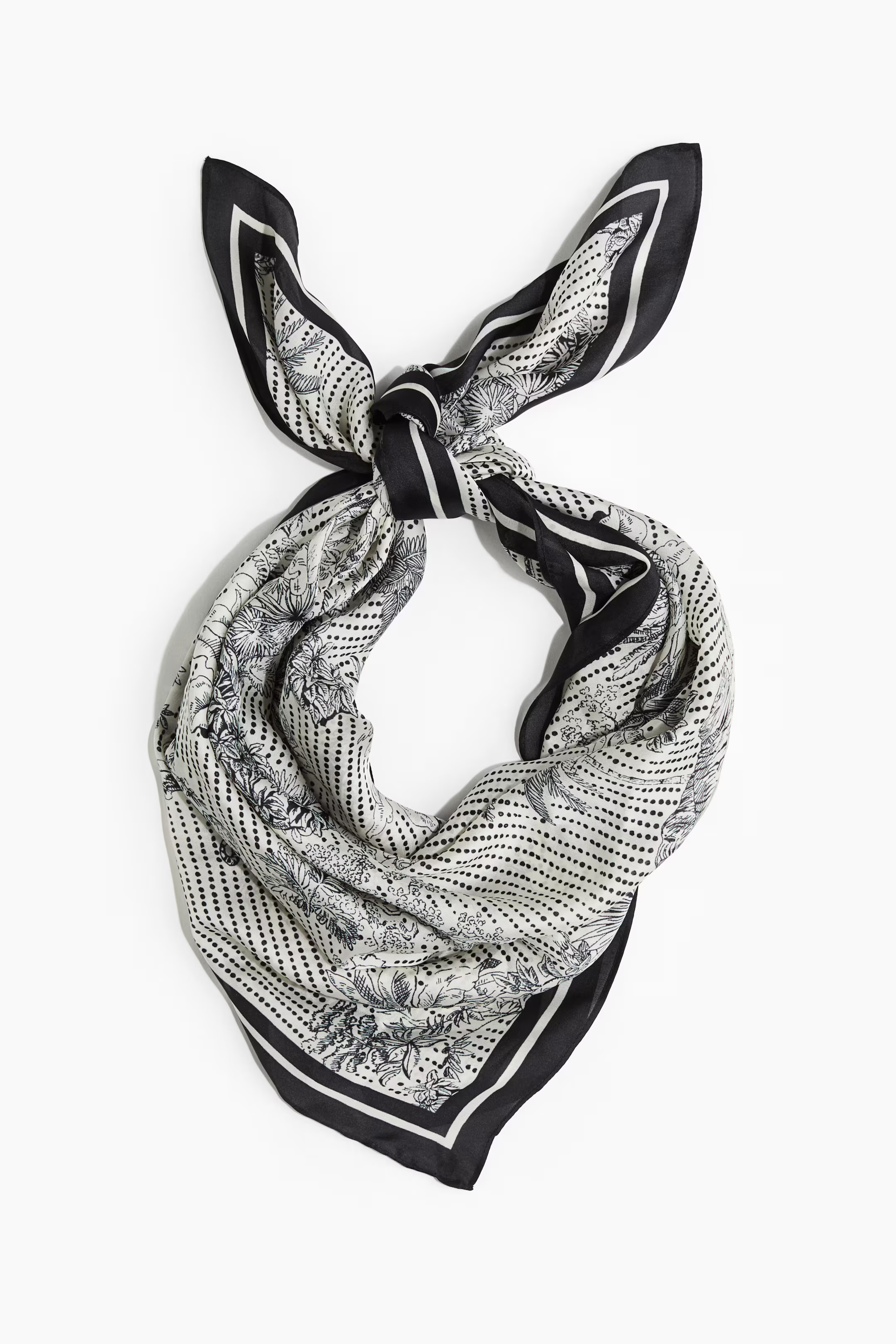 Patterned scarf | H&M (UK, MY, IN, SG, PH, TW, HK)