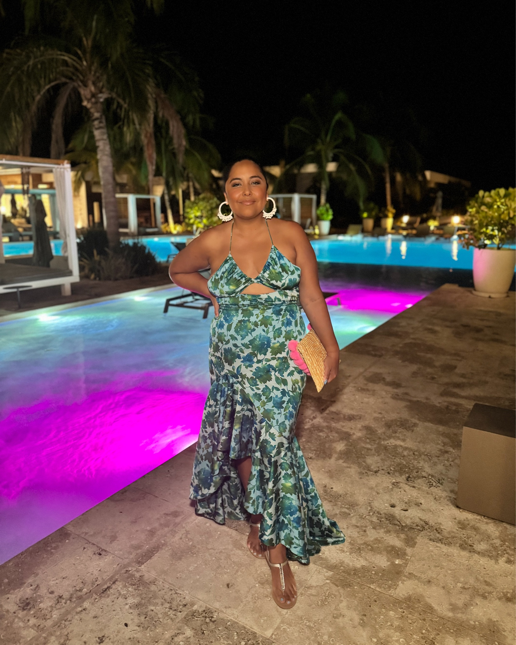 🌊PART 2- Things to pack when traveling to Belize (fashion list):

🏝️ Have fun with tropical colors and patterns! 🌺 

👗Dresses: Belize is the perfect place to bring those flowy maxi dresses you’ve been dreaming about, especially for dinners. This dress I’m wearing here is from @renttherunway #RTRPartner and I wore it on my birthday. I love that Rent the Runway allows me rent different styles to bring on my travels. If you’d like to subscribe- you can get 30% off your first subscription (link in bio) or use code RTRCUR1D1C6B 

⭐️ Shape-wear: very important to bring the most comfortable shape and underwear. Why? Well it’s a trópical and humid place and chances are that you’ll be doing some walking, so you want to prevent chaffing (or chub rub like I like to say) from happening. 

🩳 Shorts: bring shorts that are the most comfortable length for you. Again, to prevent chaffing. Also for men: bring both swim and regular shorts. 

👕Tanks and short sleeve shirts: the weather is pretty warm all year around in Belize. Avoid shirts with thick collars (as they may make you sweaty). 

⭐️Earrings: perfect place to wear those tropical earrings you love! Is recommend bringing white earrings so you can match with a lot of outfits!  

🧳 THE GREAT THING ABOUT BELIZE IS THAT YOU CAN PACK LIGHT ITEMS!

⭐️Save + Share for your next trip to Belize! ⭐️

#LTKmidsize #LTKtravel #LTKstyletip