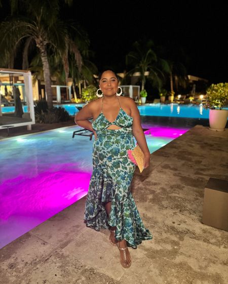 🌊PART 2- Things to pack when traveling to Belize (fashion list):

🏝️ Have fun with tropical colors and patterns! 🌺 

👗Dresses: Belize is the perfect place to bring those flowy maxi dresses you’ve been dreaming about, especially for dinners. This dress I’m wearing here is from @renttherunway #RTRPartner and I wore it on my birthday. I love that Rent the Runway allows me rent different styles to bring on my travels. If you’d like to subscribe- you can get 30% off your first subscription (link in bio) or use code RTRCUR1D1C6B 

⭐️ Shape-wear: very important to bring the most comfortable shape and underwear. Why? Well it’s a trópical and humid place and chances are that you’ll be doing some walking, so you want to prevent chaffing (or chub rub like I like to say) from happening. 

🩳 Shorts: bring shorts that are the most comfortable length for you. Again, to prevent chaffing. Also for men: bring both swim and regular shorts. 

👕Tanks and short sleeve shirts: the weather is pretty warm all year around in Belize. Avoid shirts with thick collars (as they may make you sweaty). 

⭐️Earrings: perfect place to wear those tropical earrings you love! Is recommend bringing white earrings so you can match with a lot of outfits!  

🧳 THE GREAT THING ABOUT BELIZE IS THAT YOU CAN PACK LIGHT ITEMS!

⭐️Save + Share for your next trip to Belize! ⭐️

#LTKmidsize #LTKtravel #LTKstyletip