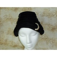 Chic Vintage Black Velvet Hat/Designer Turbin Bee Hive Hat/ 1950S 1960S | Etsy (US)