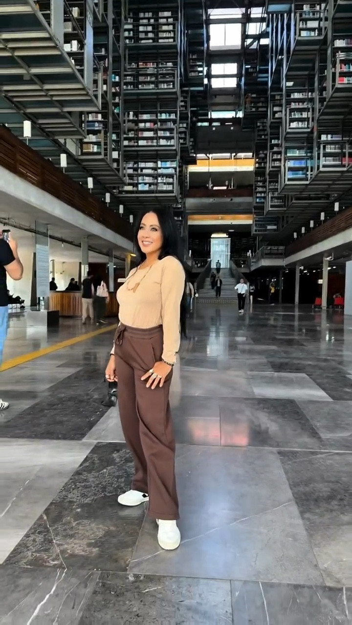 Shop my Amazon storefront and LTK for all the cozy vacation essentials! 🛍️✨
.
🌆✈️ Exploring Mexico City’s stunning Biblioteca Vasconcelos in my super comfy @pinspark_official outfit, perfect for vacation vibes during the holiday season! 📚❄️
.
1. 🔼 PINSPARK Long Sleeve Workout Top: Breathable fabric keeps you cool during warmer afternoons, while the long sleeves and thumb holes provide extra warmth for those chilly mornings and evenings. Loose fit for all-day comfort during hikes or city strolls! 👕 Amazon link: https://amzn.to/48VmOdO
 .
2. 🤎 PINSPARK Womens Fleece Wide Leg Sweatpants: High-waisted, baggy design with 2 handy pockets, fleece material is ideal for staying cozy in cooler temps, yet lightweight enough not to overheat. Perfect for athletic activities or lounging! 👖 Amazon link: https://amzn.to/4oIvMQz
.
This outfit is a game-changer for Mexico City’s changing weather on vacation! With temps swinging from crisp 50s°F in the mornings to sunny 70s°F by midday, the breathable top layers perfectly over the warm fleece pants, keeping you comfortable without constant outfit changes.☀️🌧️
.
A short note on Biblioteca Vasconcelos: This futuristic architectural marvel in Mexico City’s Buenavista neighborhood is a must-visit! Designed by Alberto Kalach and opened in 2007, it spans over 400,000 square feet across nine stories, featuring hanging bookshelves, natural light flooding the space, and a striking whale bone sculpture by Gabriel Orozco. It’s a book lover’s paradise with a calm, inspiring vibe  ideal for escaping the city’s hustle! 🏛️📖
.
Where is your next Vacation, I’ll be traveling again in two weeks! 
.
.
.

#PINSPARK #Christmas #VacationOutfit #MexicoCity #VasconcelosOutfit #PINSPARKStyle #HolidaySeason #PINSPARKset #atxinfluencer #travelinfluencer #traveltomexicocity #bibliotecaVasconcelo

#LTKGiftGuide #LTKHoliday #LTKTravel