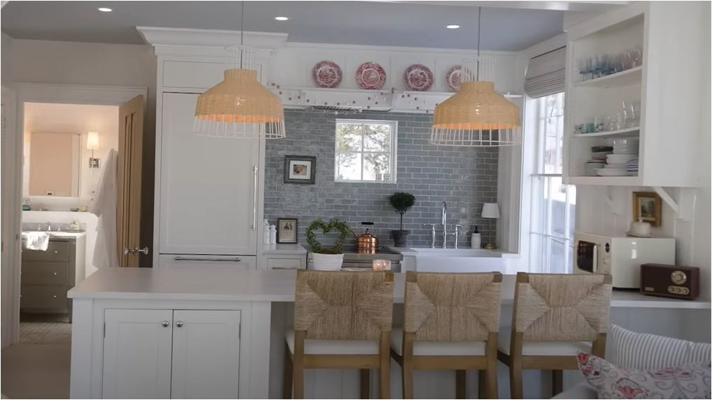 Get the look! Nicola's Home SCHOOL HOUSE as seen on the Homeworthy video. 

 