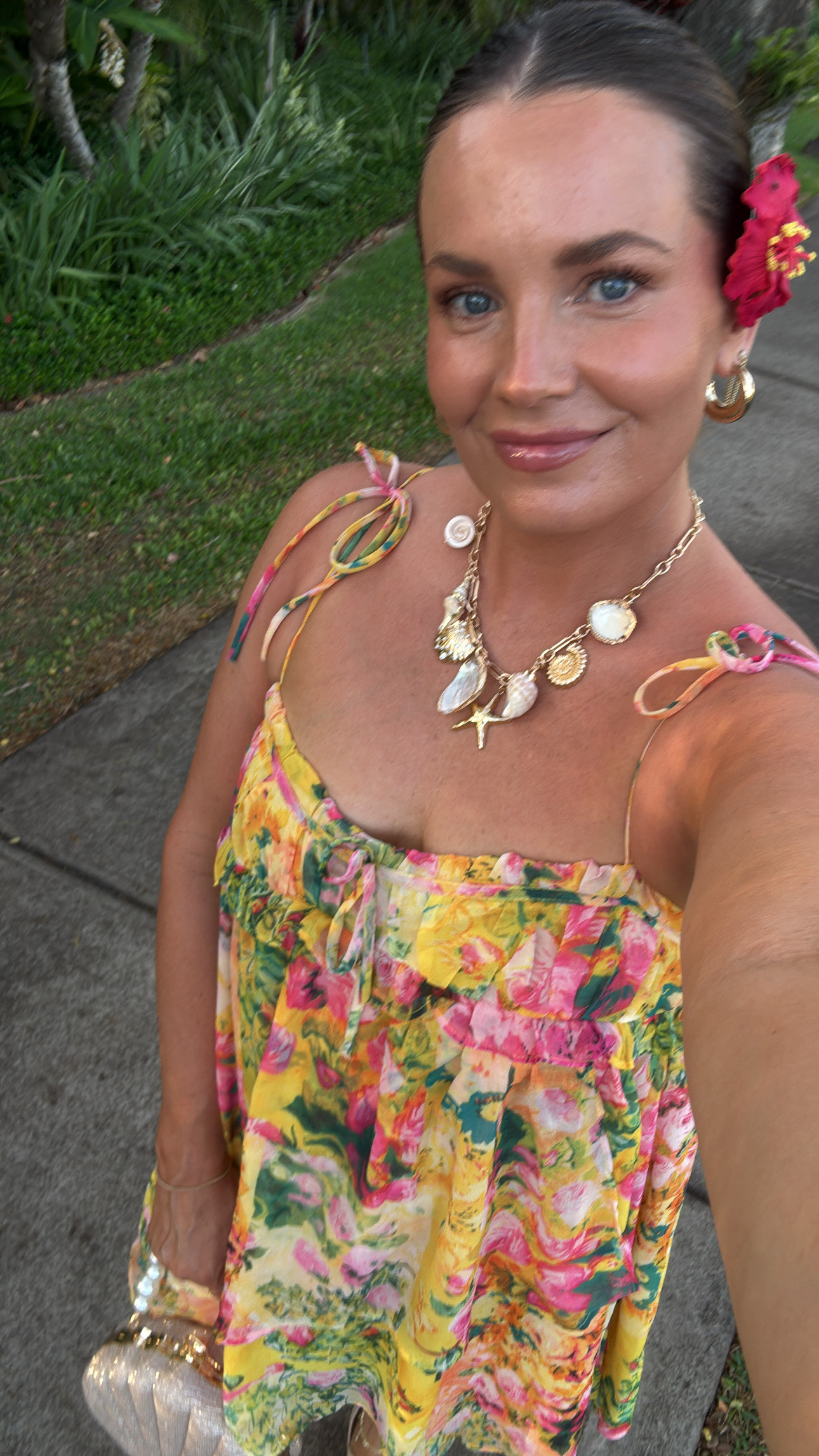 Hawaii vacation recap🌺

sundress, yellow dress, mini dress, midi dress, necklace, charm necklace, stacking necklace, seashell bag, seashell purse, vacation look, last of summer, mom of 3, Britt Horton, California 

 #LTKFindsUnder100 #LTKStyleTip #LTKTravel