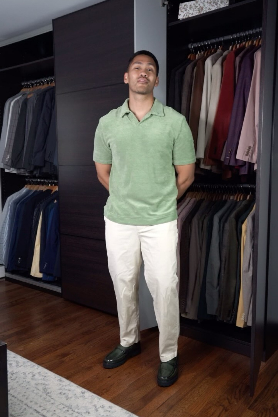 My go to summer polo - terry cloth! It’s almost like I’m wearing a towel all day 😂

In all seriousness tho, it’s a great choice for the summer that feels lightweight, but also stands out a bit from your usual polo. Pair it up with some linen pants and loafers, you’ll be all set for wherever your day takes you 🤝

Terry Cloth Polo & Pants @wearebound @revolve @revolveman 

Loafers @marcnolanshoes 
Bracelet @davidyurmanmen 
Watch @omega