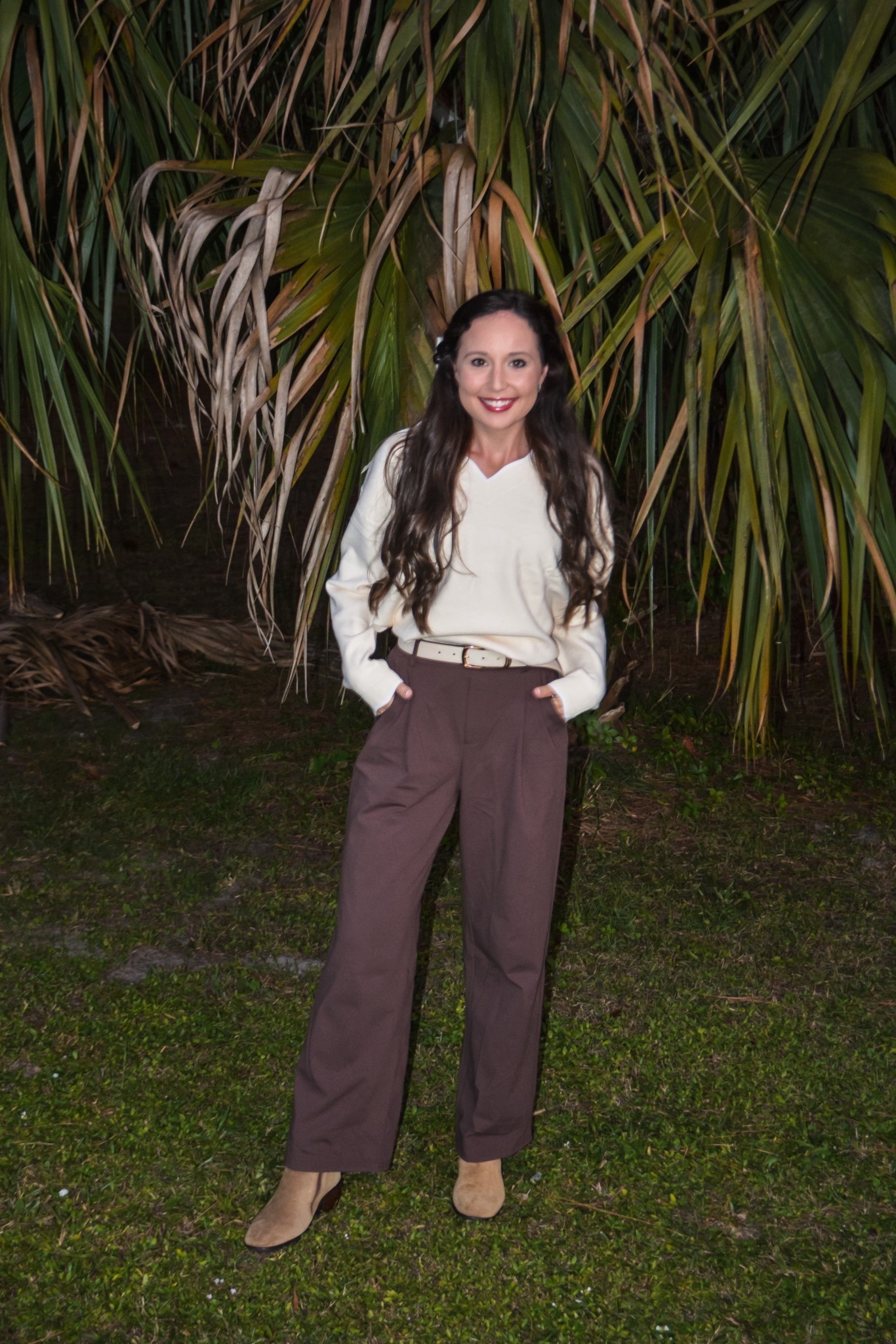 Cozy chic outfit of the day! Softest sweater ever on sale now! 

#LTKootd #LTKSaleAlert #LTKHoliday