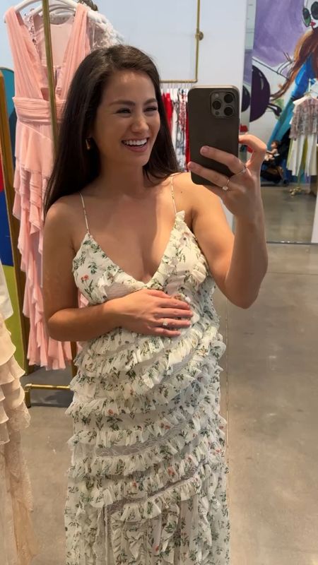 The CUTEST dress for spring from Alice & Olivia 🌿

Spring  style | maternity fashion 

#LTKfamily #LTKstyletip #LTKSeasonal
