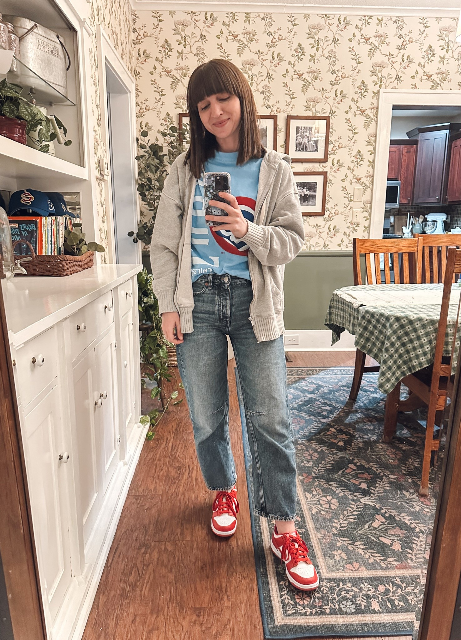 Wrigley Travel Apparel. Comfortable and fun! 🐻⚾️ My only style tip is, you can make any outfit fun with a fun pair of shoes! 👟 ❤️

#ootd #chicago #travel #nike #aerie #madewell


#LTKShoeCrush #LTKxMadewell #LTKStyleTip