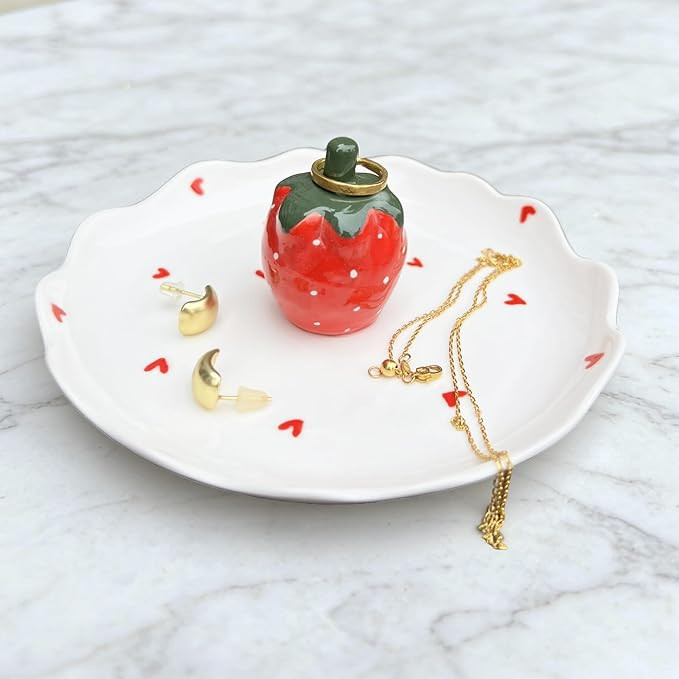 Amazon.com: RIHDXCH Strawberry Ceramic Jewelry Tray– Heart-shaped Holiday Trinket Plate for Rin... | Amazon (US)