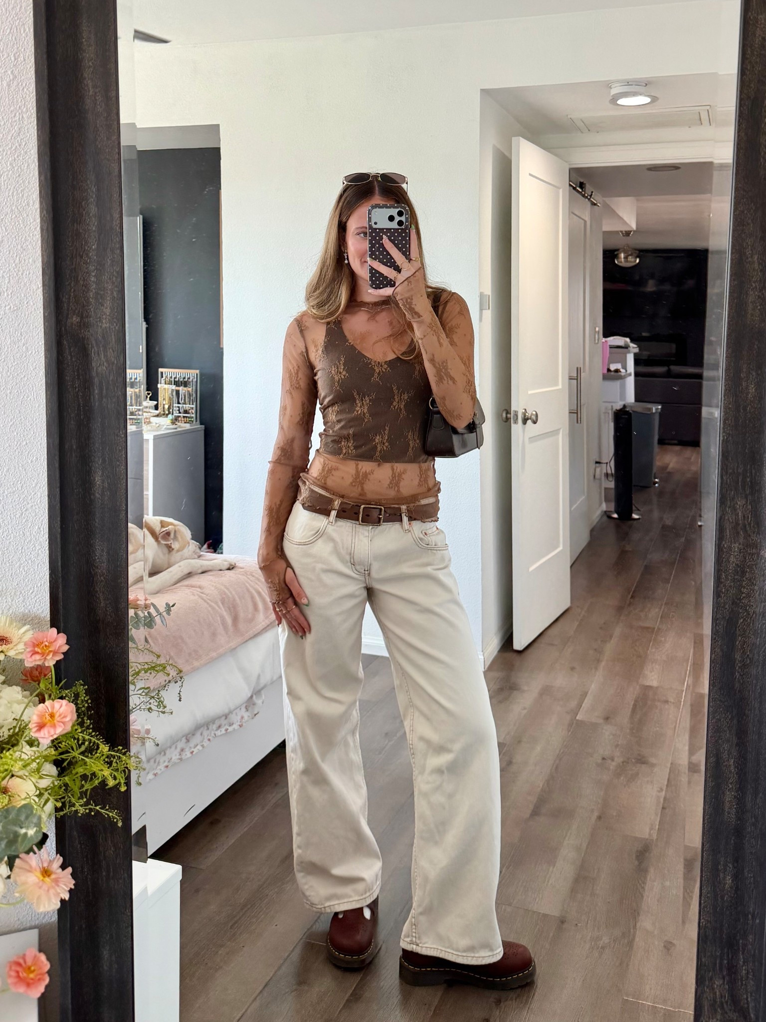 Jeans are MotelRocks, but I also have these low rise ones by Hollister’s that I linked here in a multiple shades and they are also amazing! ￼