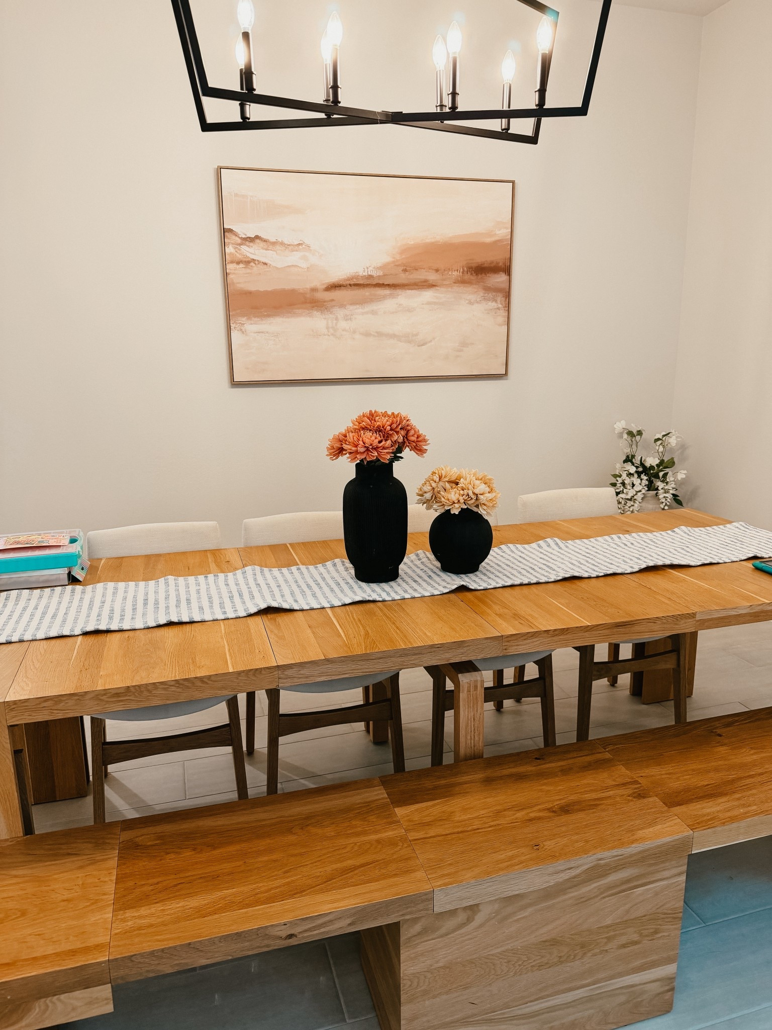 This table runner is perfect for spring, with a little coastal feeling too 😍

#LTKSeasonal #LTKHome #LTKdayinmylife