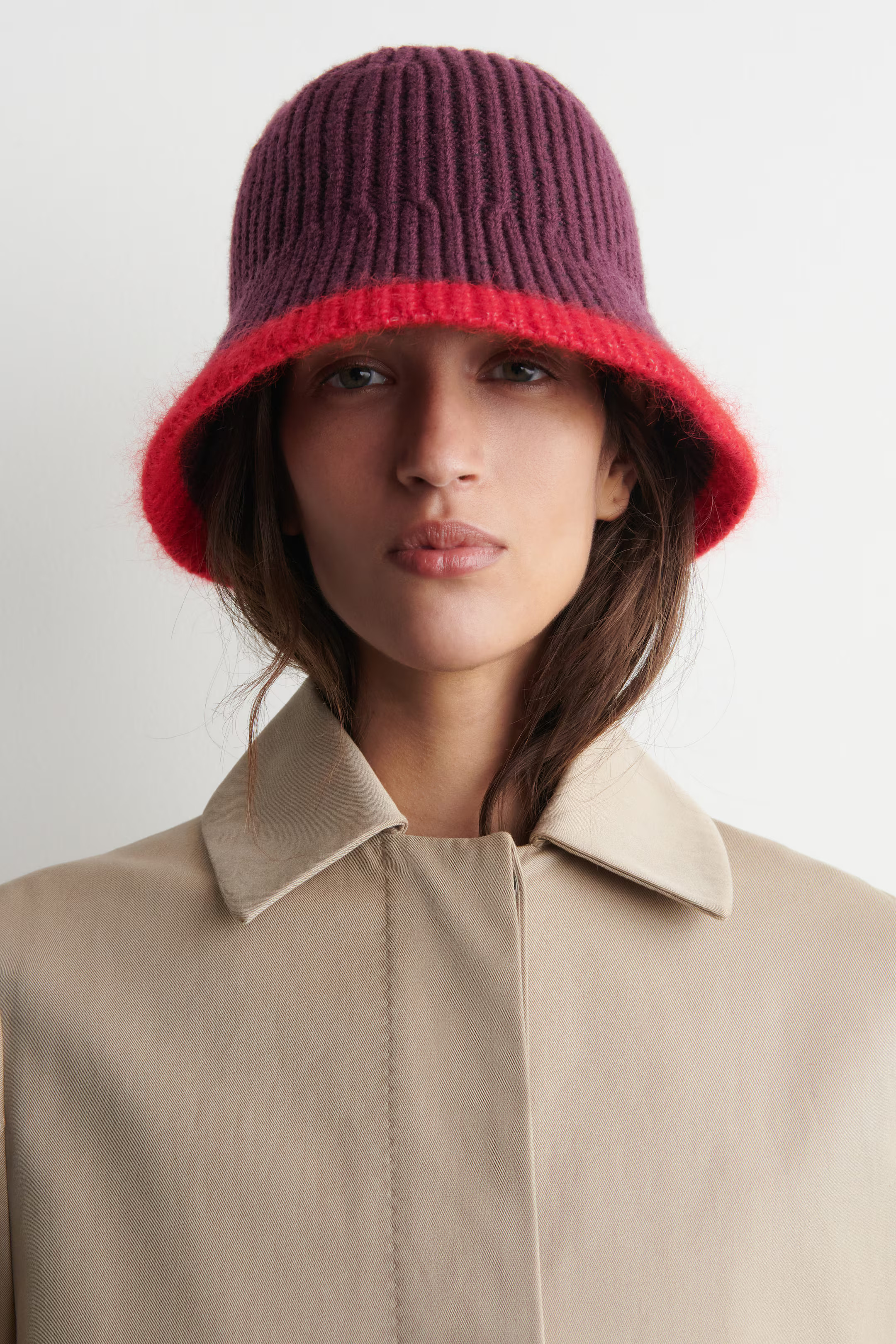 CONTRAST-TIPPED WOOL-MOHAIR BUCKET HAT - BURGUNDY / RED | COS GB | COS UK