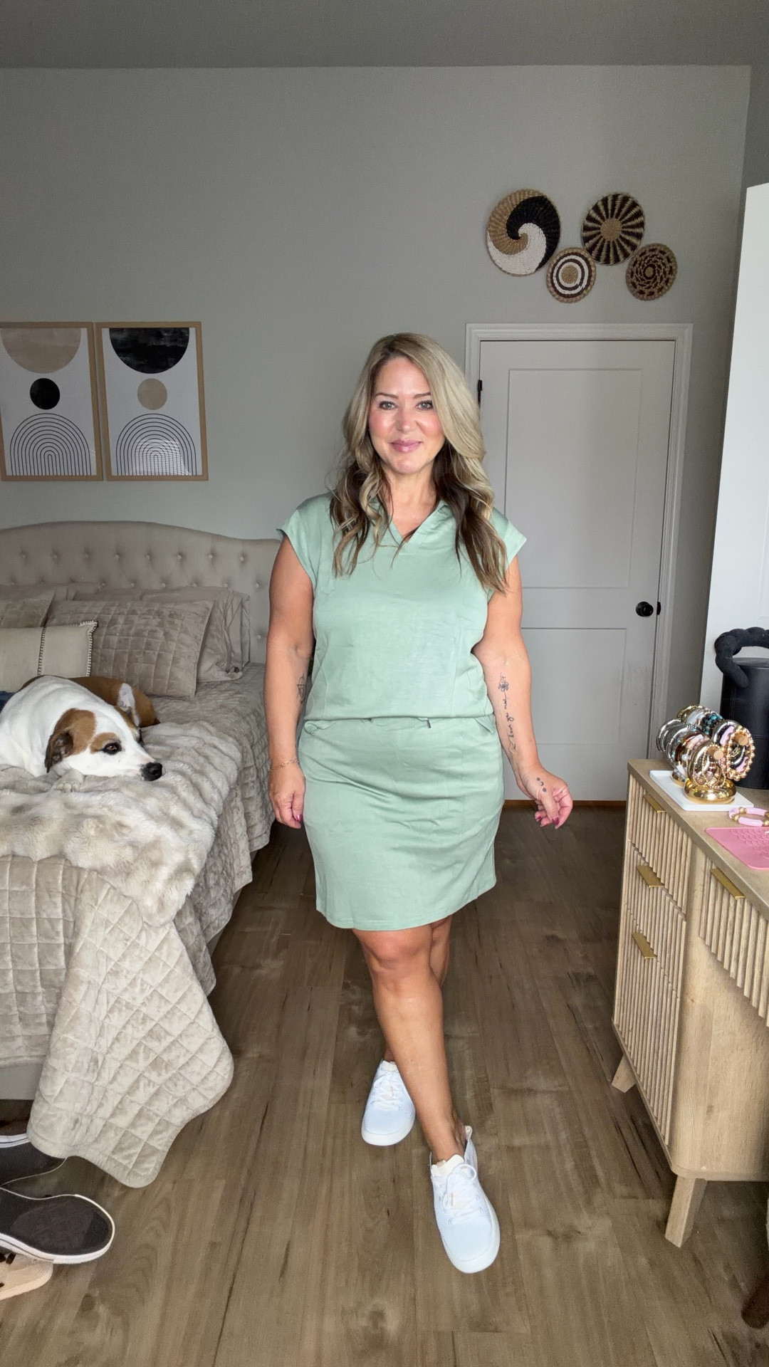 Size large
Shoes tts

#LTKOver40 #LTKMidsize #LTKPetite