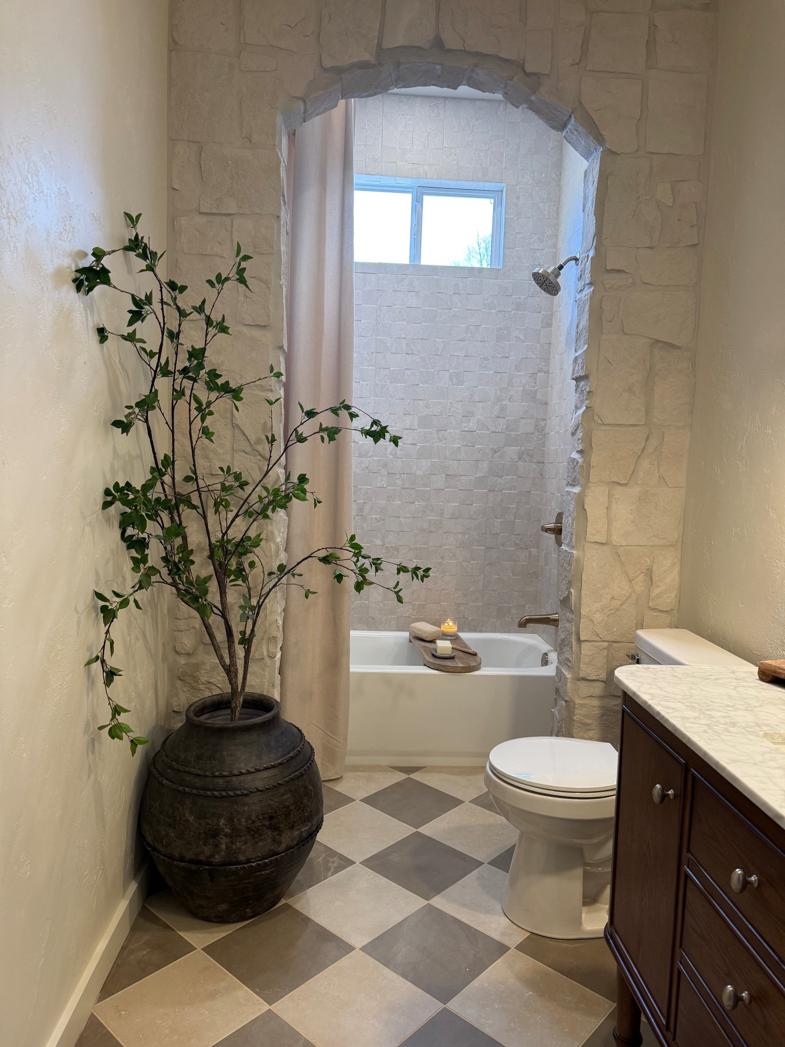 One of the only faux trees I actually approve of! This is a minimal citrus tree from @wayfair. Linking the tree and vase both here! #wayfair #wayfairpartner #ad

#LTKSeasonal #LTKHome