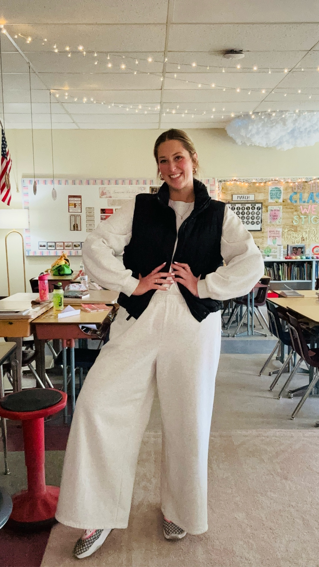 Today was comfy day at school so of course I had to breakout the sweat set. 
Top and bottom: wearing an XL (recommend sizing down in the bottoms)
Vest: large 

#LTKootd #LTKMidsize