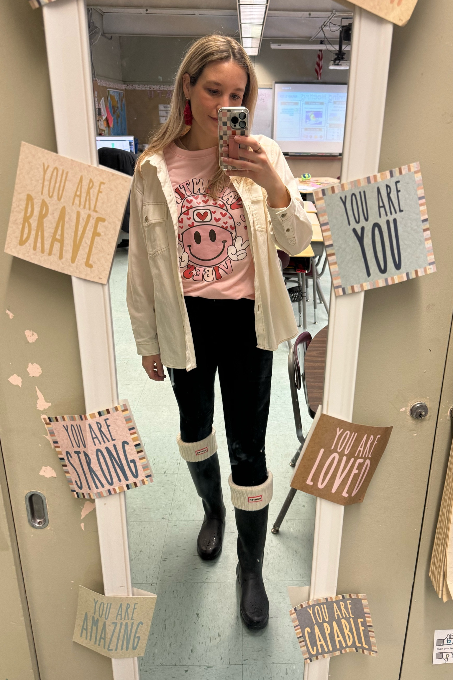 Teacher Valentine’s Day 💖
Hunter boots
Madewell jeans 
Aerie jacket 
Temu crewneck

#LTKfindsunder50 #LTKworkwear #LTKmidsize