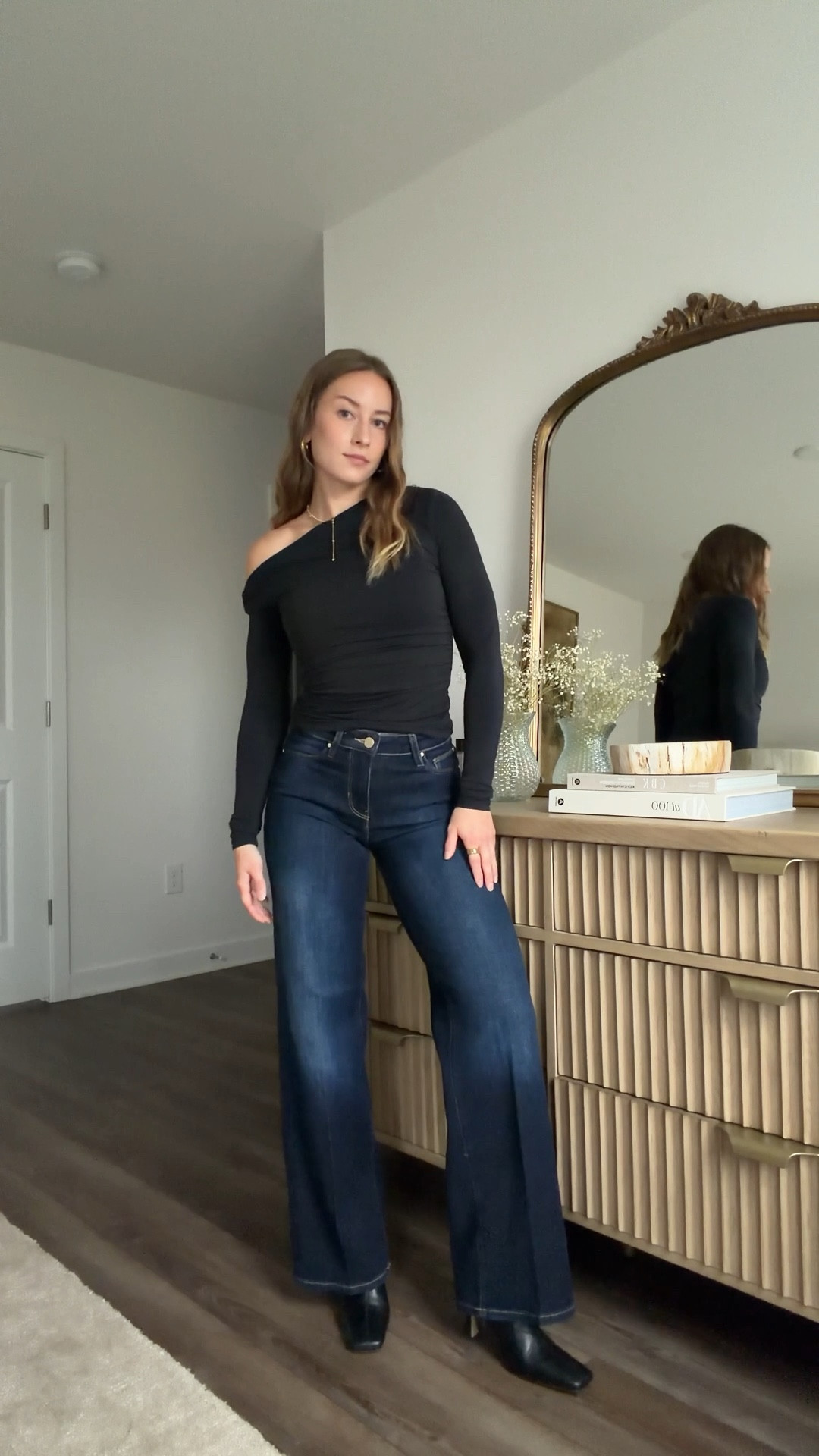 11/28/25 #guesspartner Sharing my @guess dark wash medium-rise palazzo leg jeans — truly the perfect pair of dark denim. They’re super comfortable, amazingly flattering, no waist gap, and fit true to size. I’m 5’4” and wear a 25 x 32 (my usual size 25). Such a good staple pair for winter outfits, everyday wear, and dressing up or down. 



#LTKCyberWeek #LTKootd #LTKHoliday