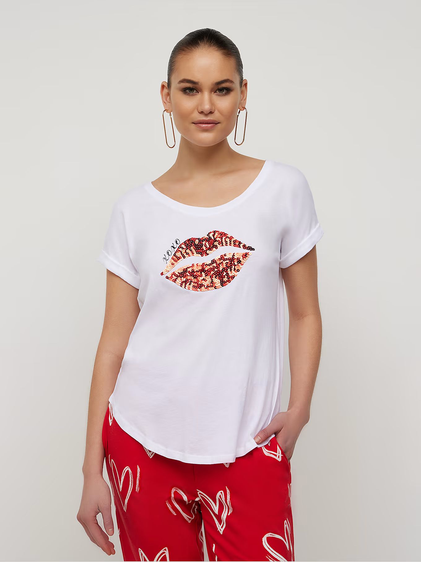 Sequin Lips Graphic Tee - New York & Company | New York & Company