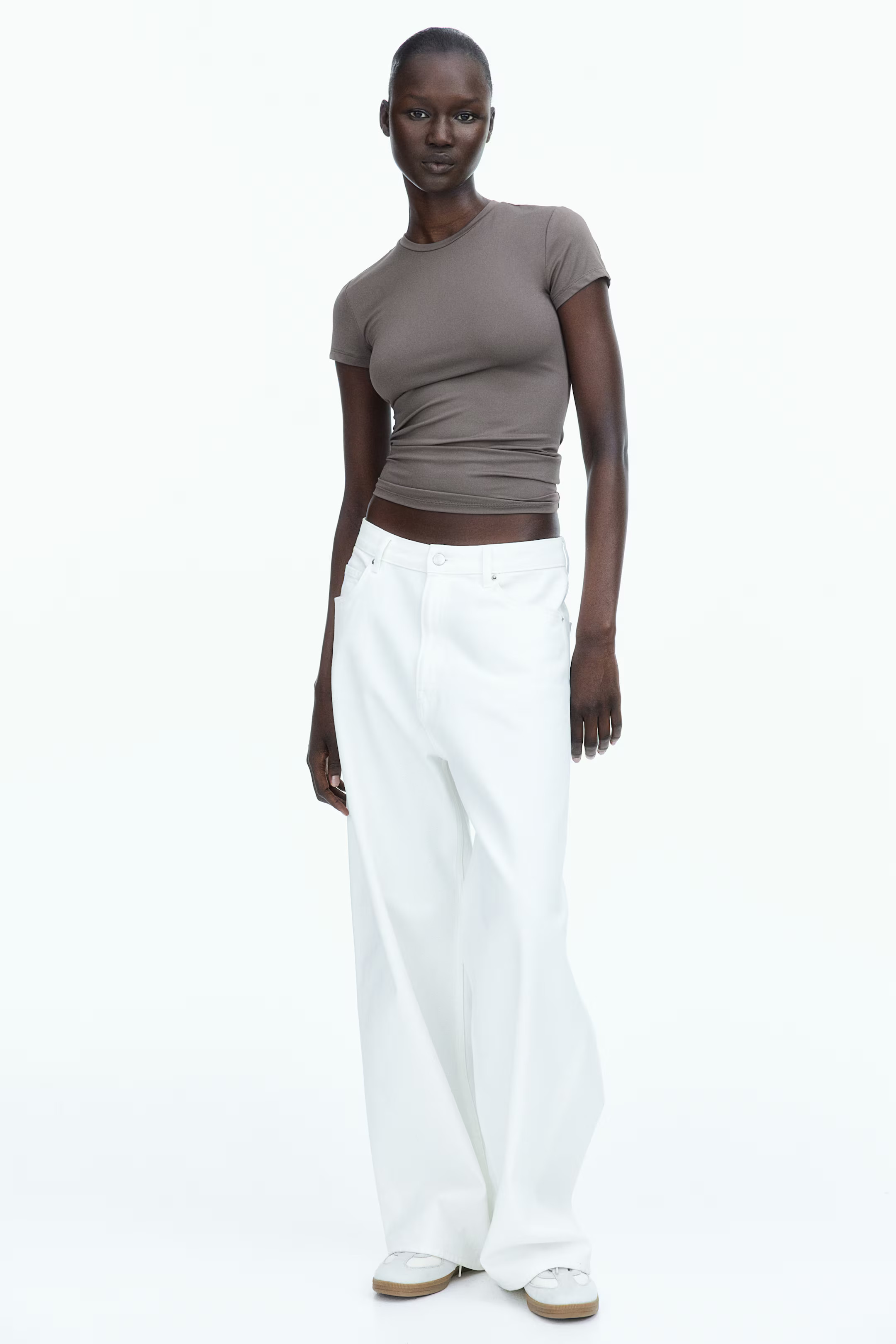 Figurbetontes T-Shirt | H&M (DE, AT, CH, NL, FI)